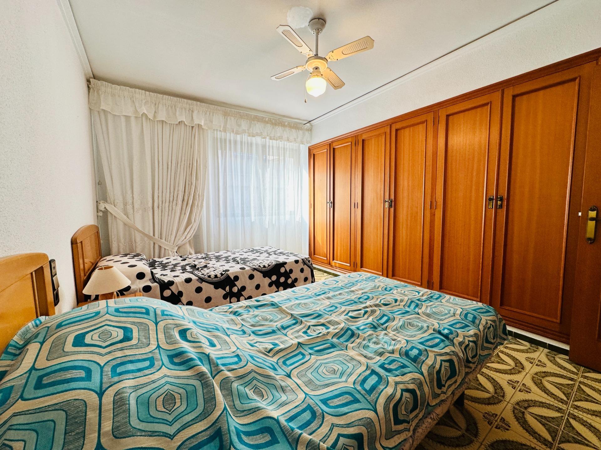 Luminoso y amplio piso en venta en Grau de Gandia, frente al Polideportivo