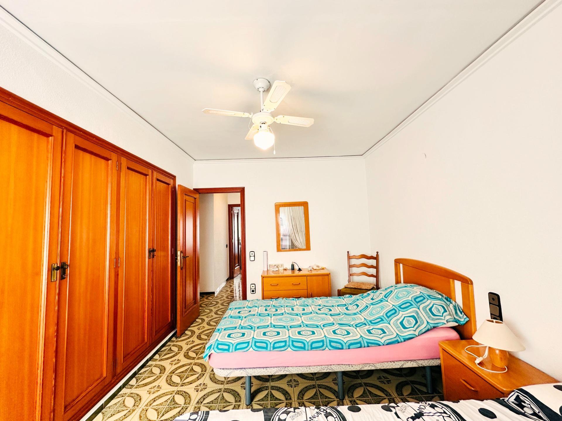 Luminoso y amplio piso en venta en Grau de Gandia, frente al Polideportivo