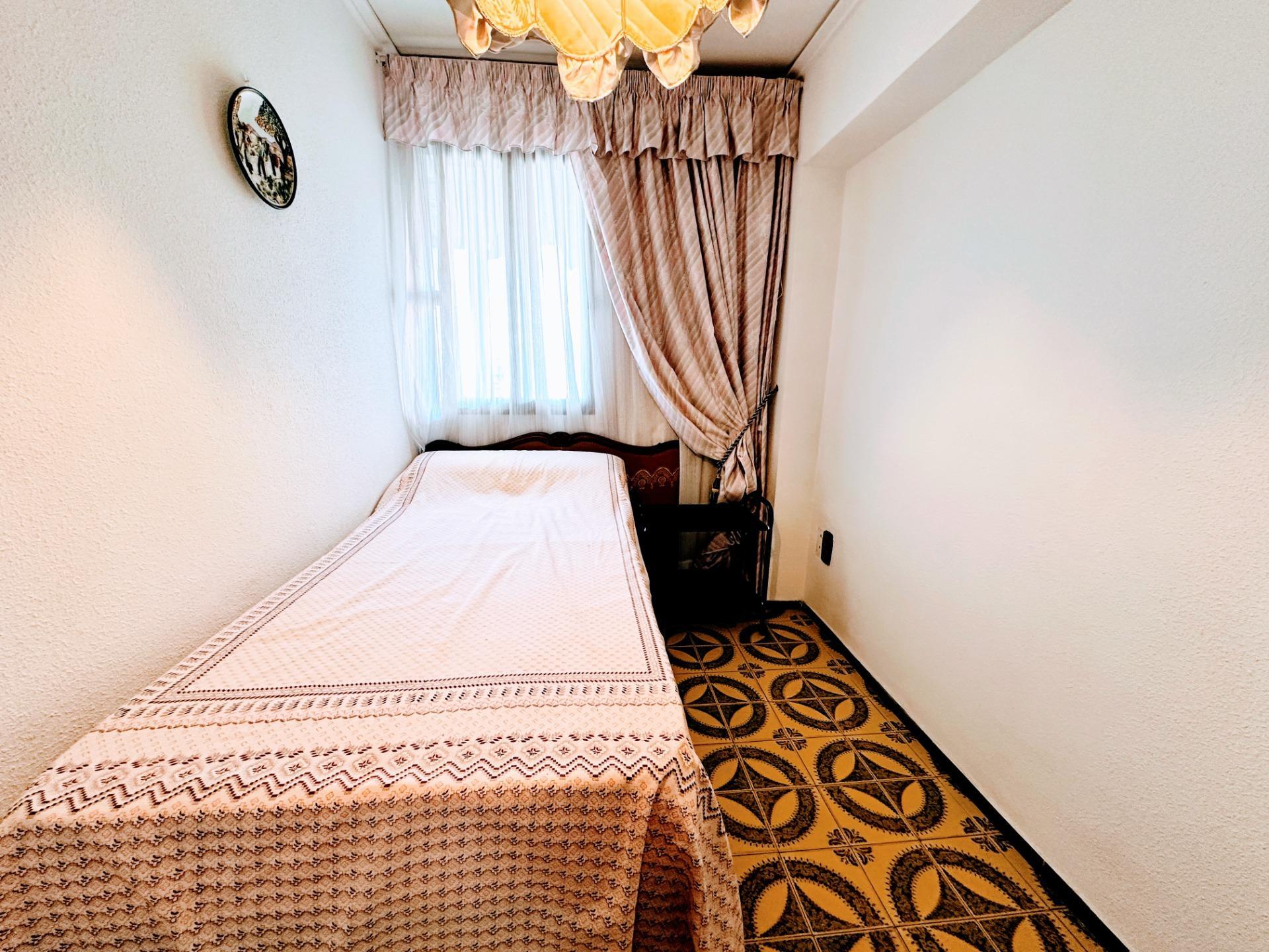 Luminoso y amplio piso en venta en Grau de Gandia, frente al Polideportivo