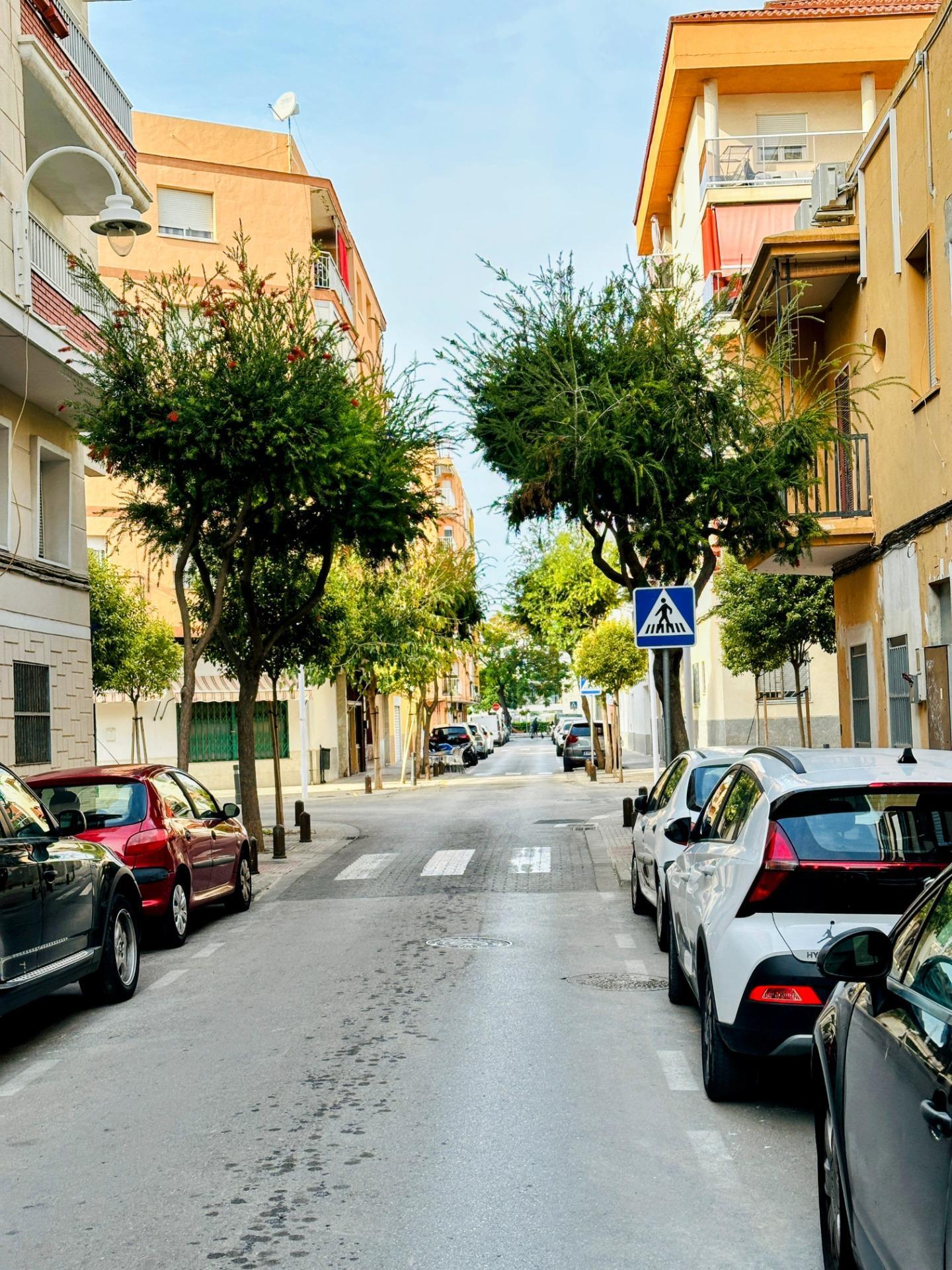 Luminoso y amplio piso en venta en Grau de Gandia, frente al Polideportivo