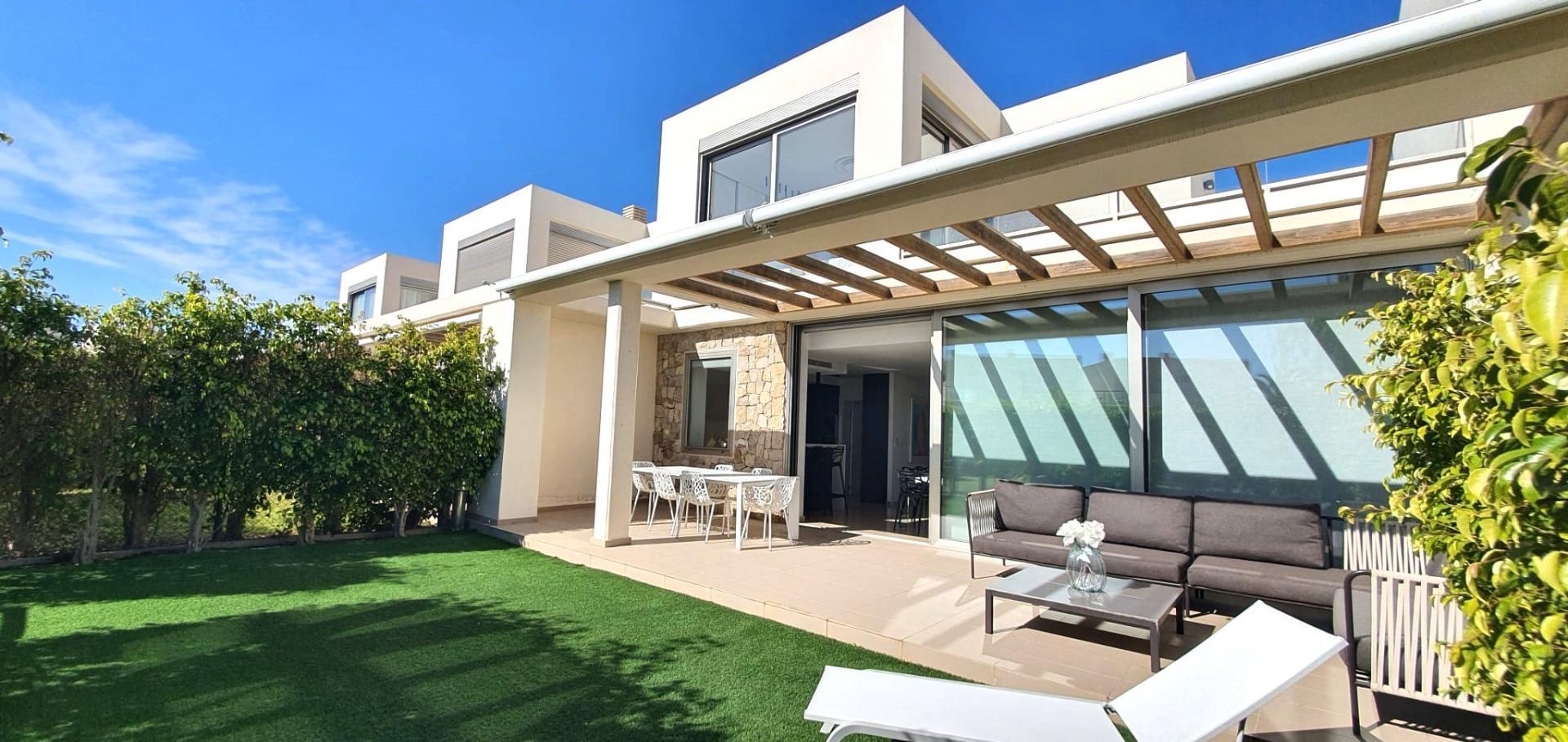 A la venta lujosa Villa a 50 metros del mar en la mejor urbanización del Montíboli en Villajoyosa