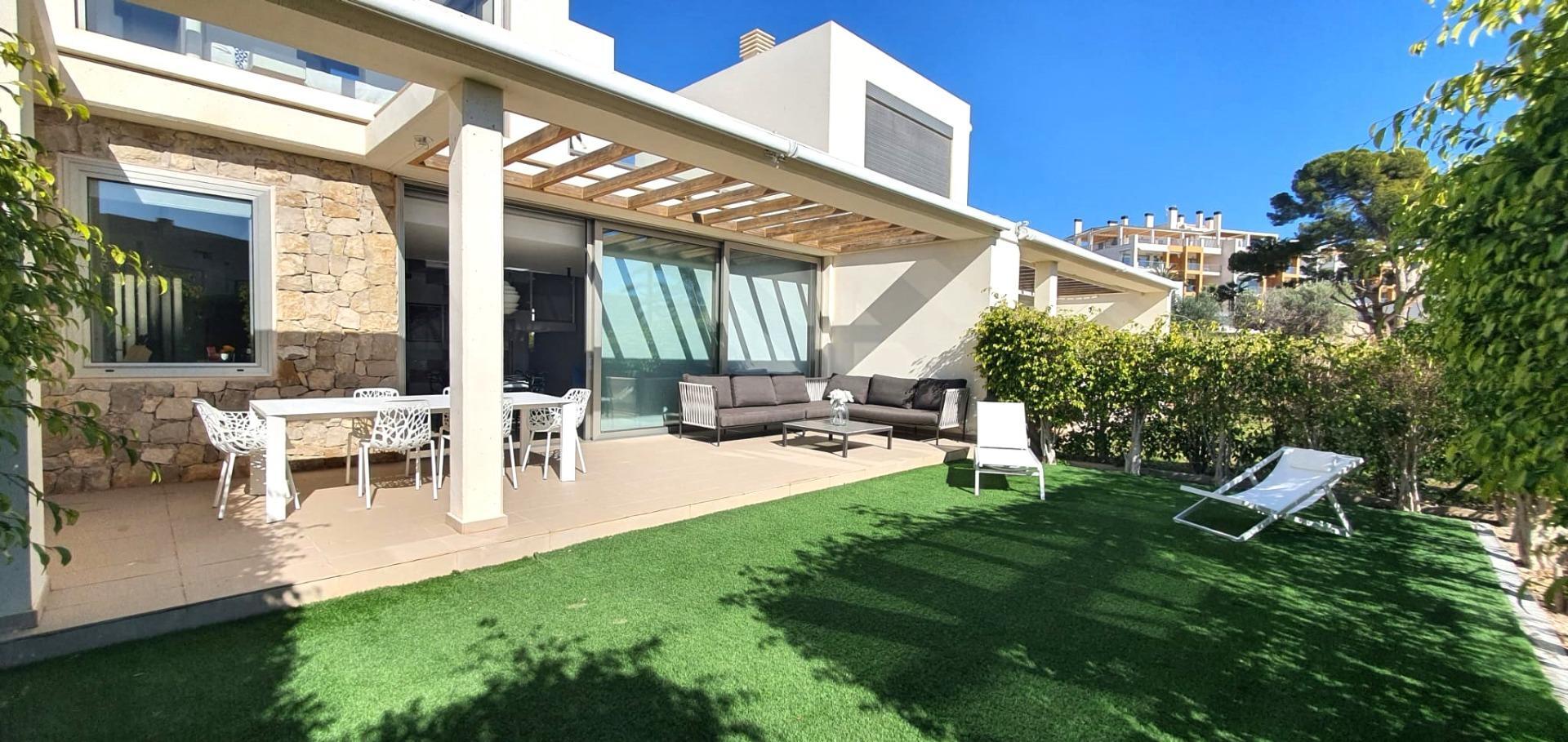 A la venta lujosa Villa a 50 metros del mar en la mejor urbanización del Montíboli en Villajoyosa