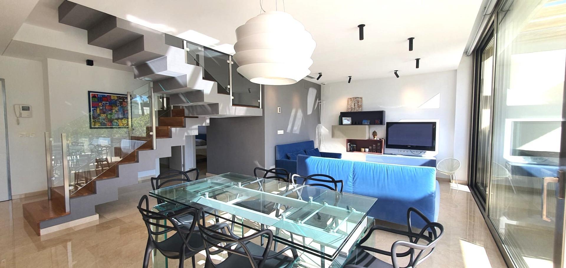 A la venta lujosa Villa a 50 metros del mar en la mejor urbanización del Montíboli en Villajoyosa