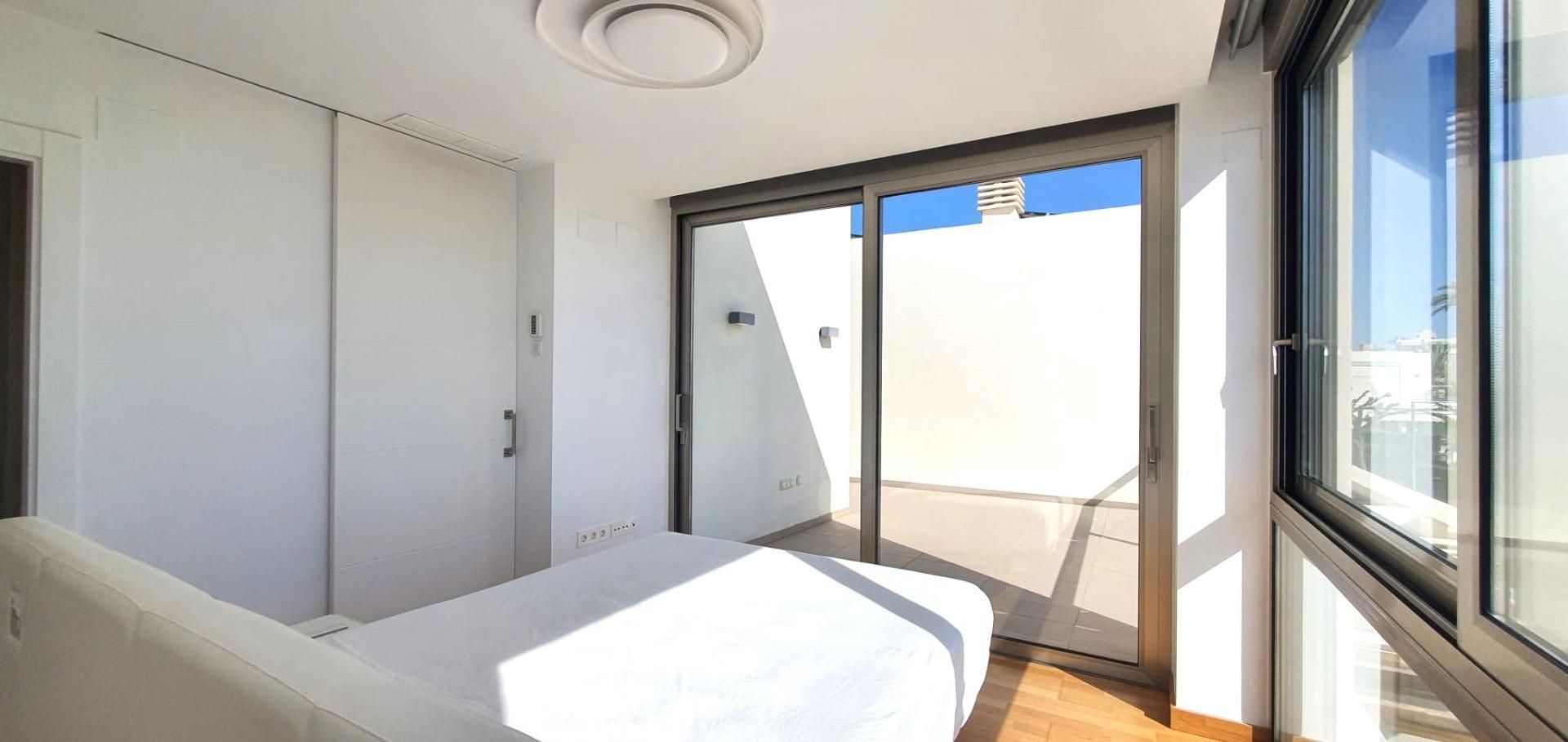 A la venta lujosa Villa a 50 metros del mar en la mejor urbanización del Montíboli en Villajoyosa