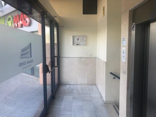 Fantástica oficina diáfana en pleno centro de Tomares.