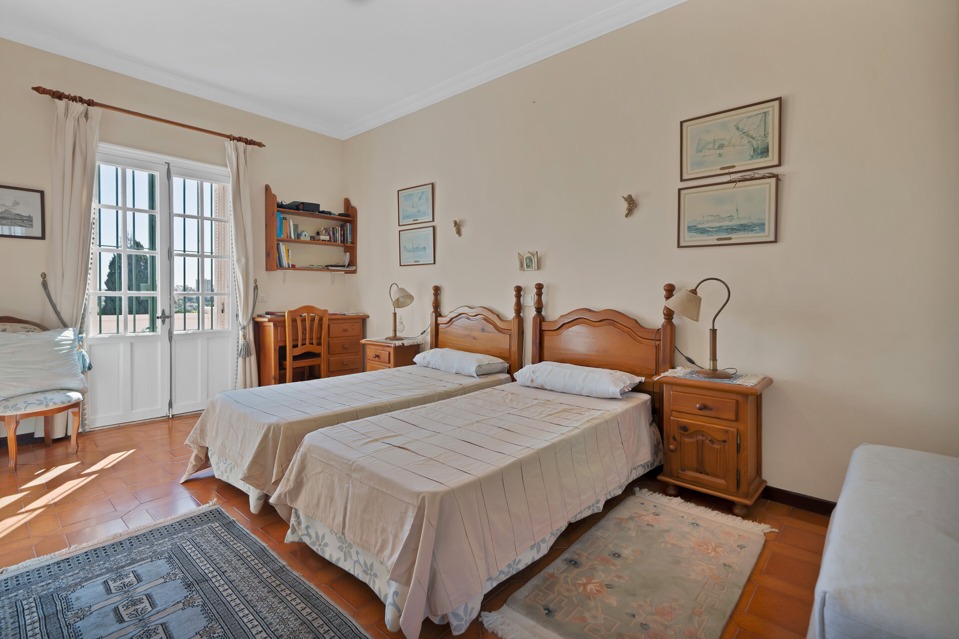 Nueva en el mercado, Exclusiva: Villa independiente en venta en Nueva Andalucía, Marbella ? Ubicación privilegiada y vistas al mar