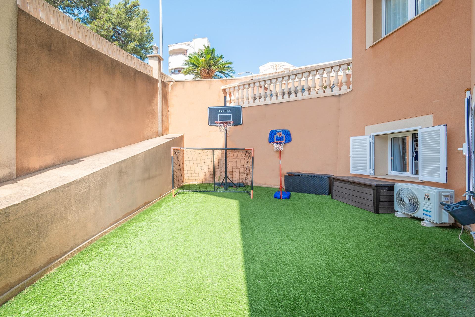 Amplia y tranquila vivienda con terraza y patio ? cerca de Porto Pi