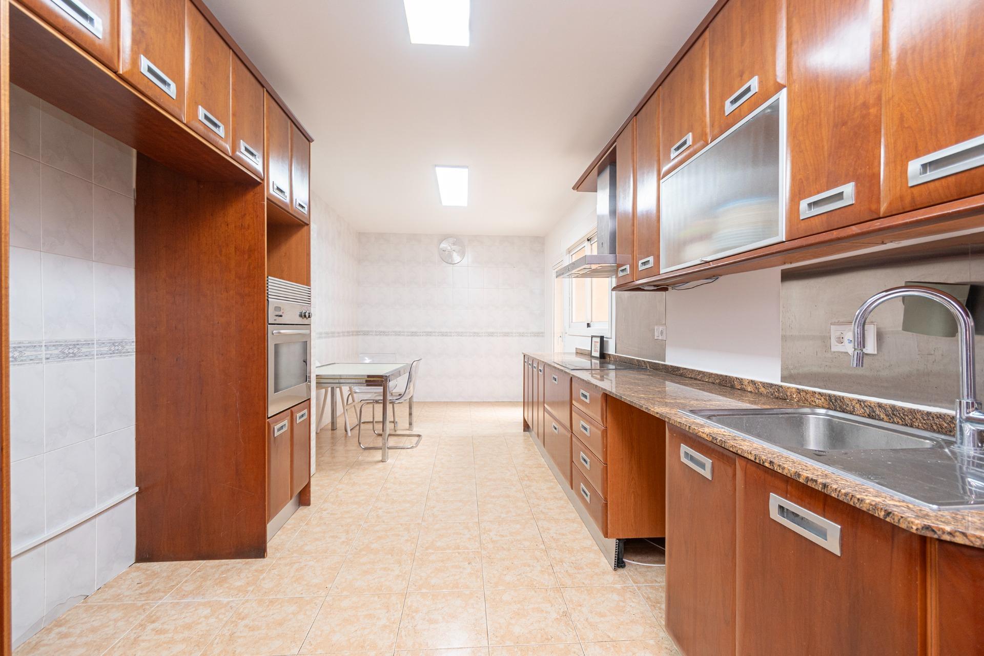 Amplia y tranquila vivienda con terraza y patio ? cerca de Porto Pi