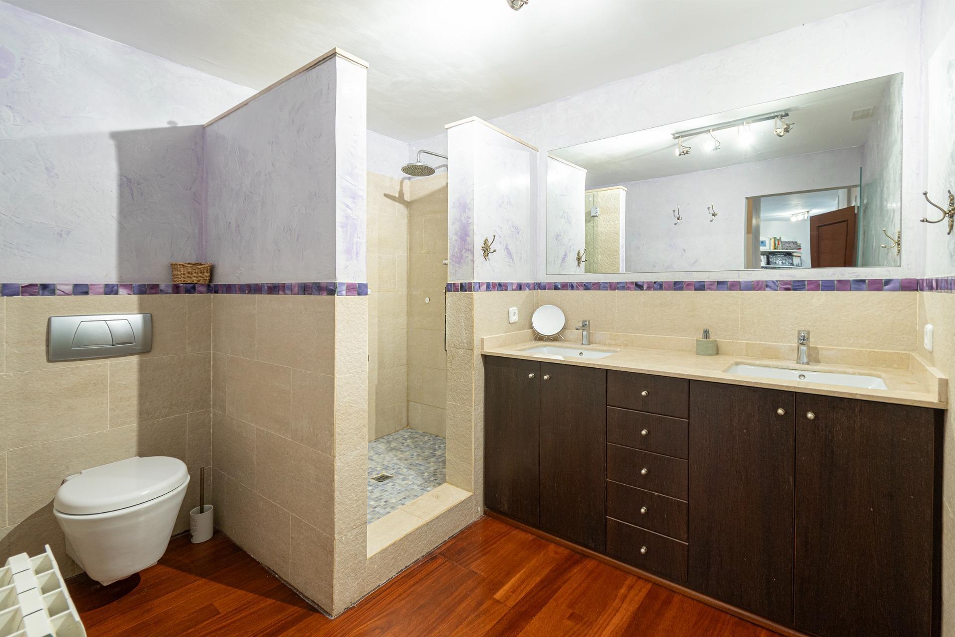 Amplia y tranquila vivienda con terraza y patio ? cerca de Porto Pi