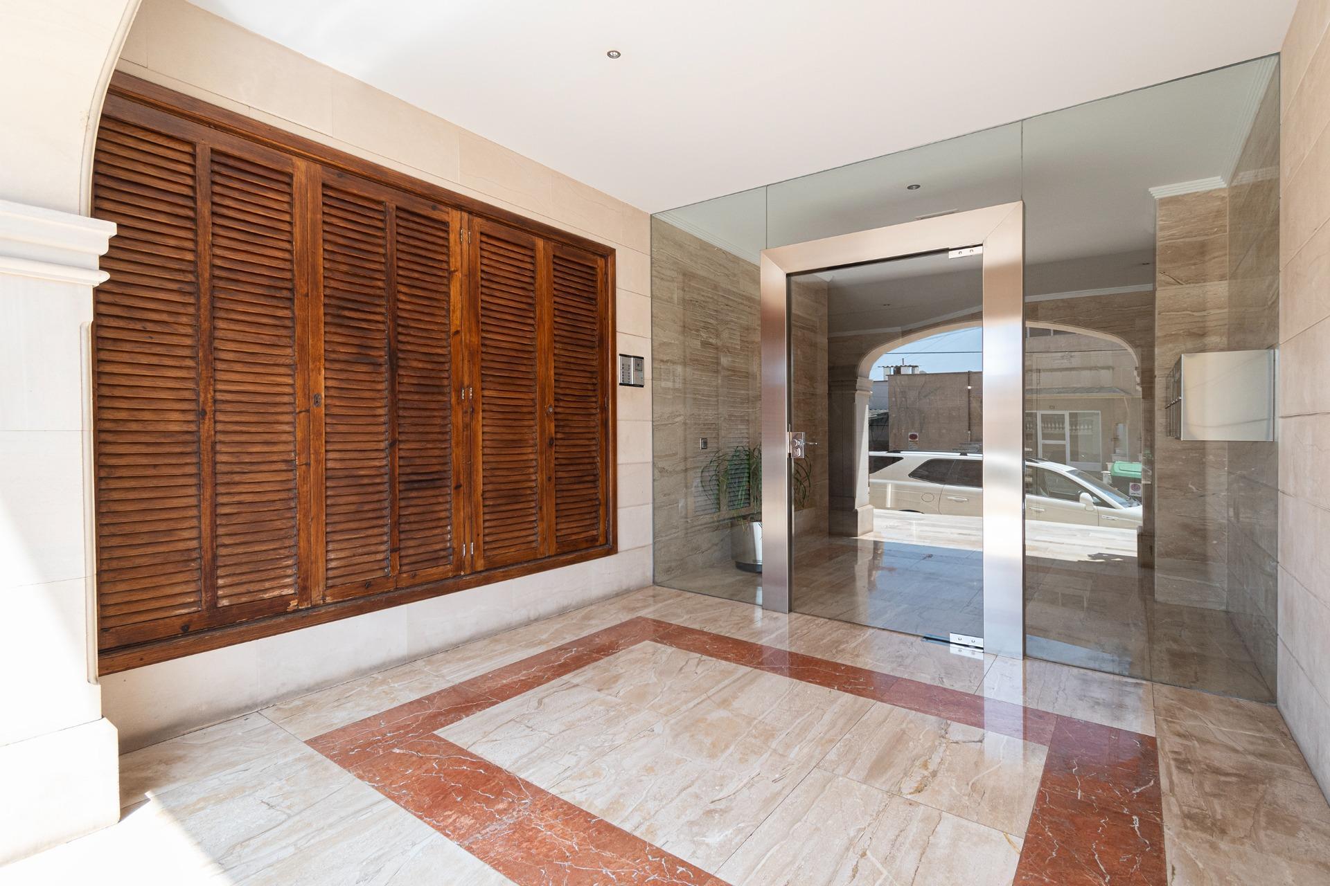 Amplia y tranquila vivienda con terraza y patio ? cerca de Porto Pi