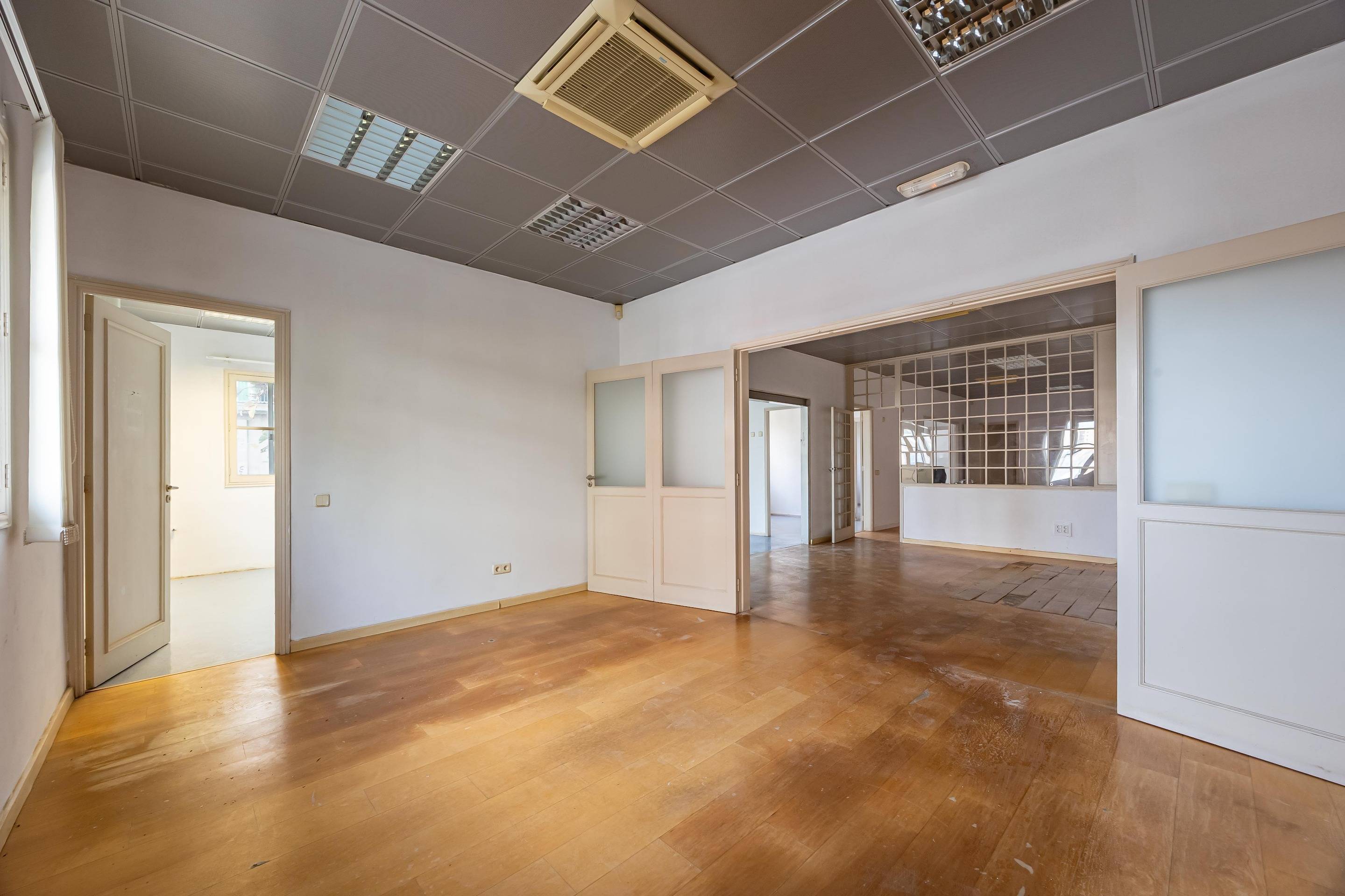 AMPLIO PISO FAMILIAR EN VENTA EN ZONA TRIANA