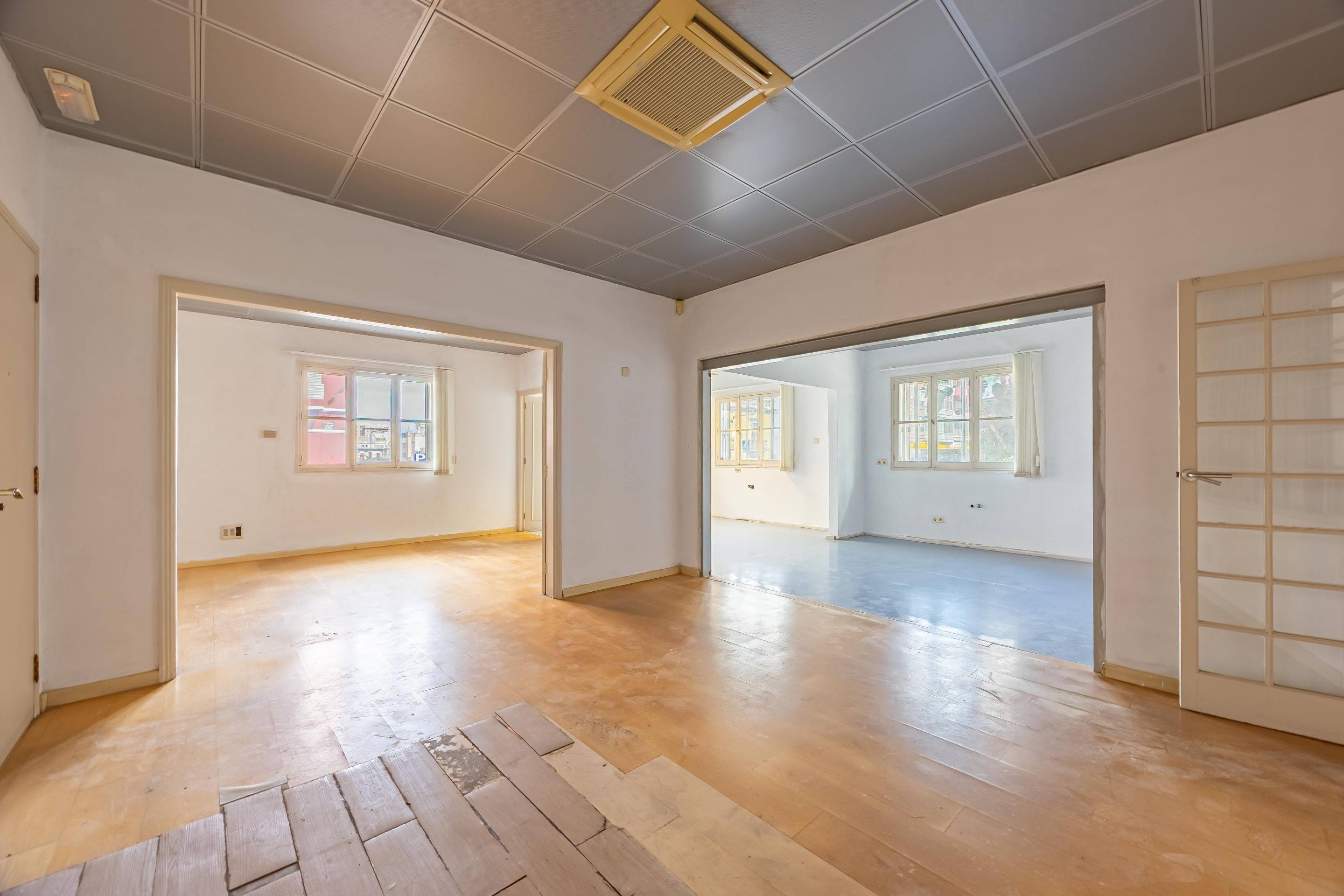 AMPLIO PISO FAMILIAR EN VENTA EN ZONA TRIANA