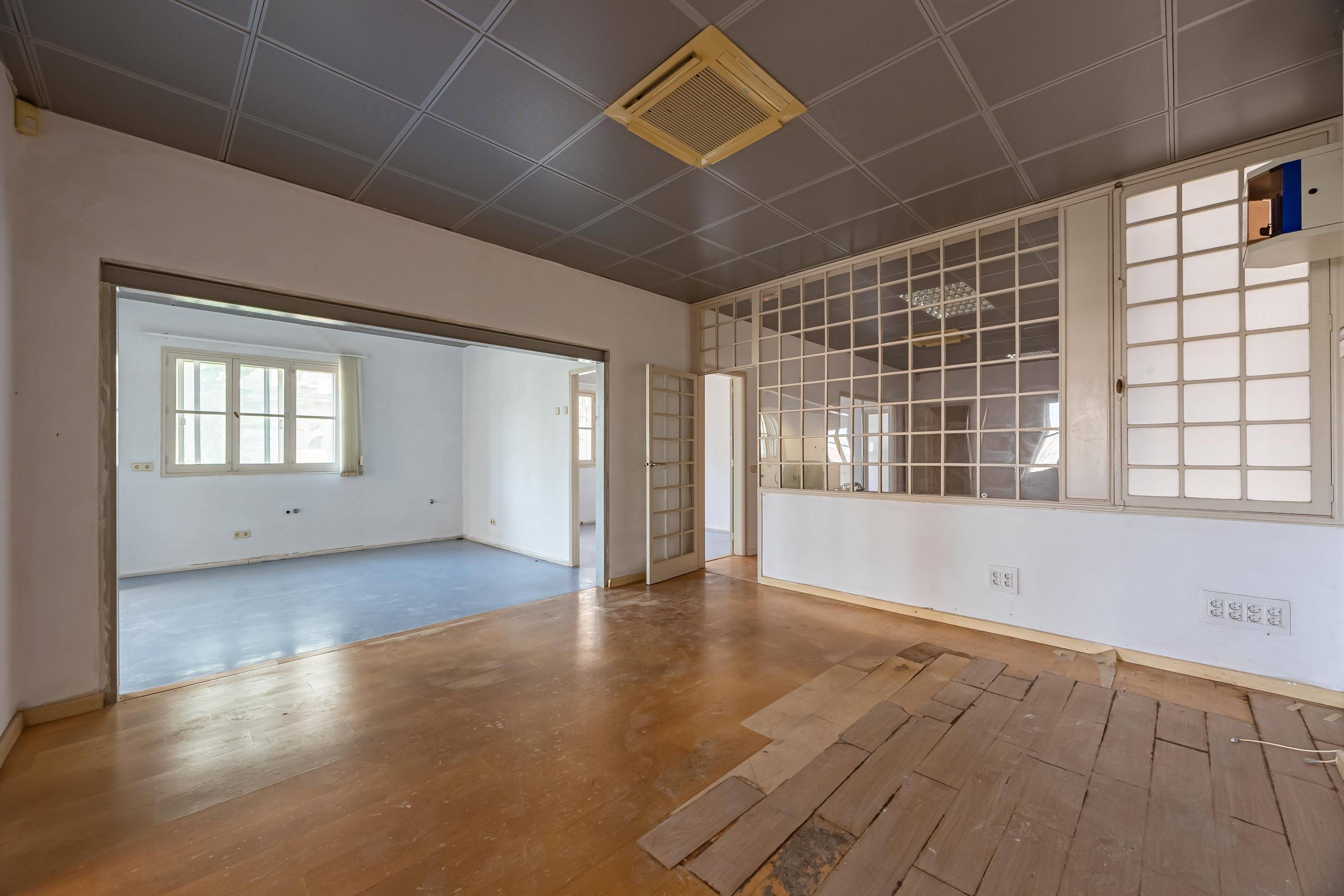 AMPLIO PISO FAMILIAR EN VENTA EN ZONA TRIANA