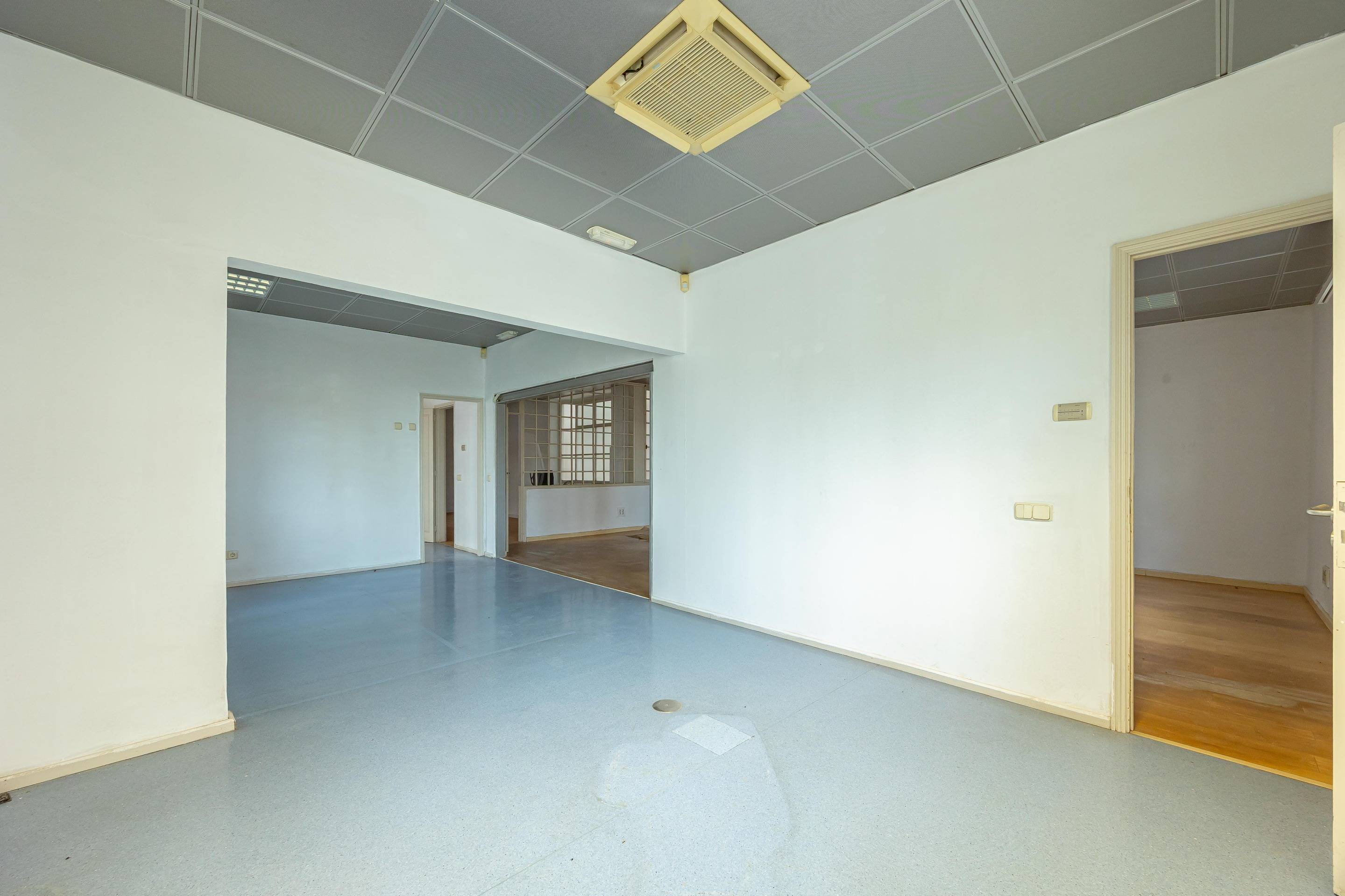 AMPLIO PISO FAMILIAR EN VENTA EN ZONA TRIANA