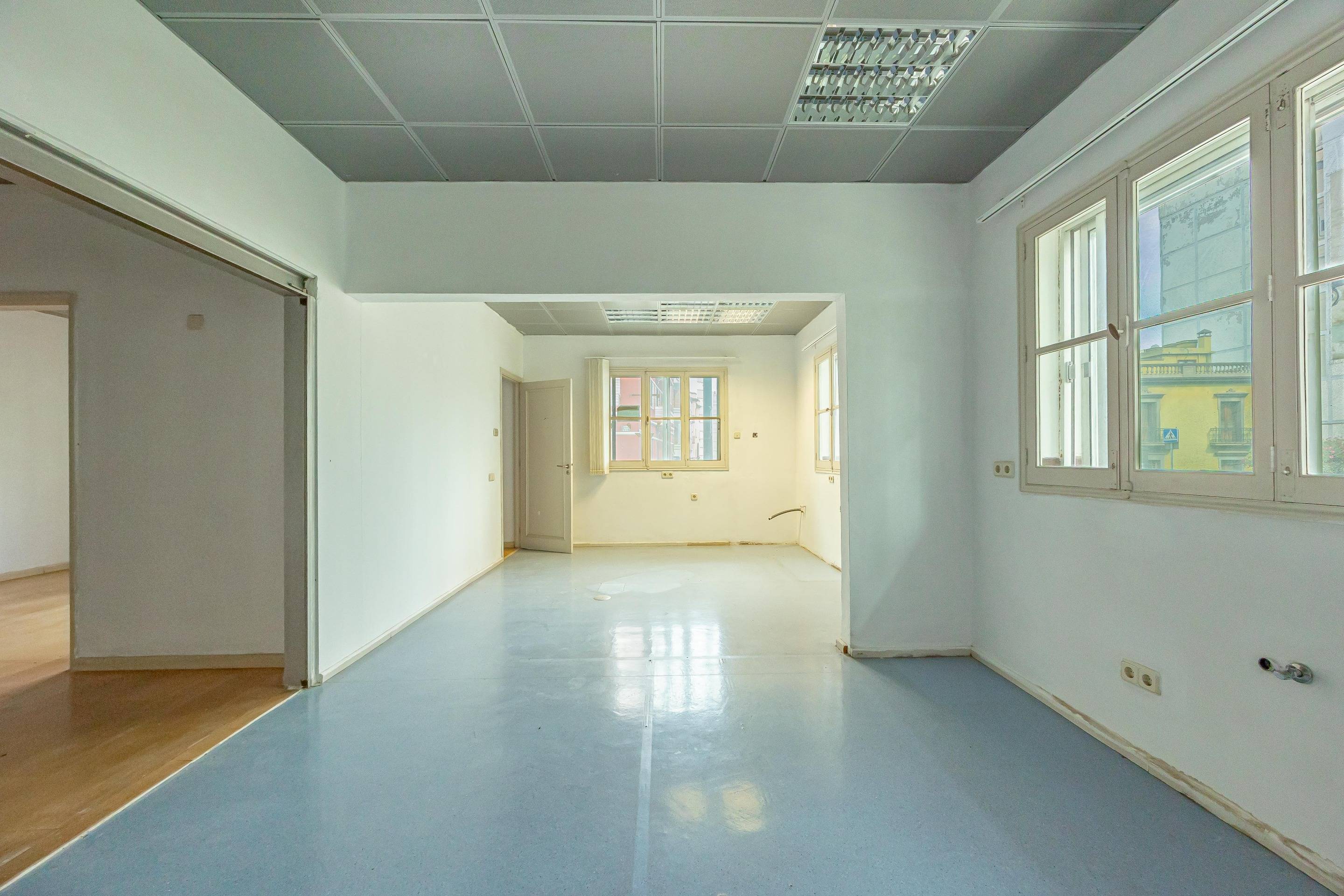 AMPLIO PISO FAMILIAR EN VENTA EN ZONA TRIANA