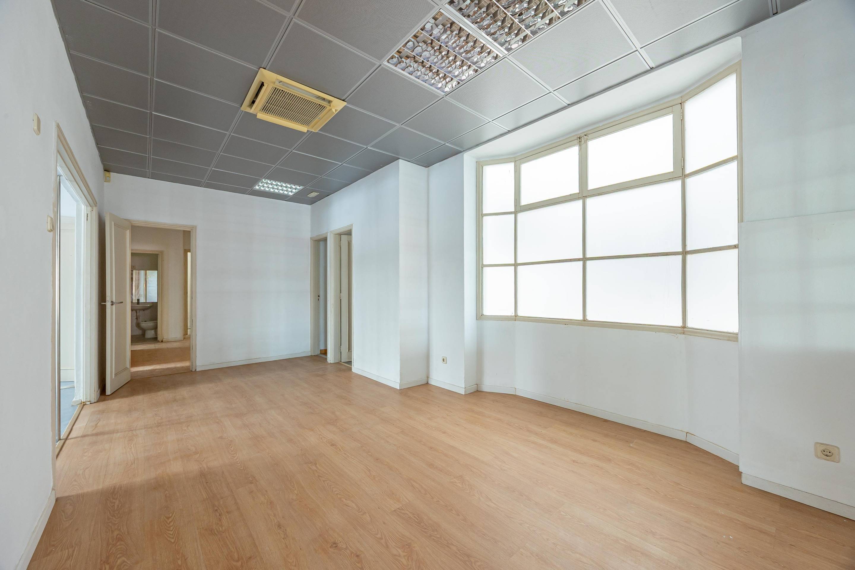 AMPLIO PISO FAMILIAR EN VENTA EN ZONA TRIANA