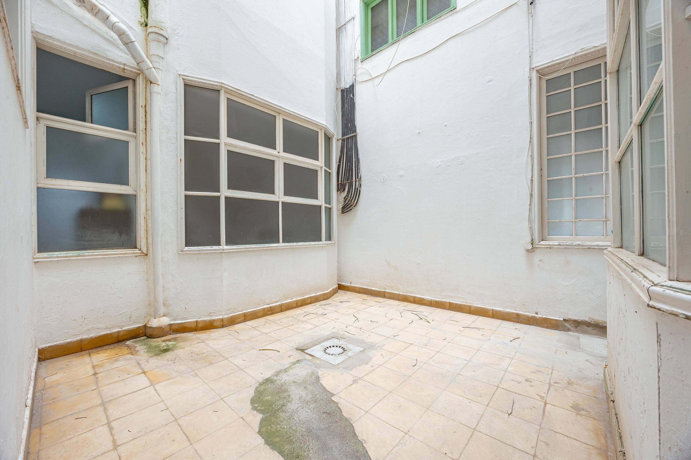 AMPLIO PISO FAMILIAR EN VENTA EN ZONA TRIANA