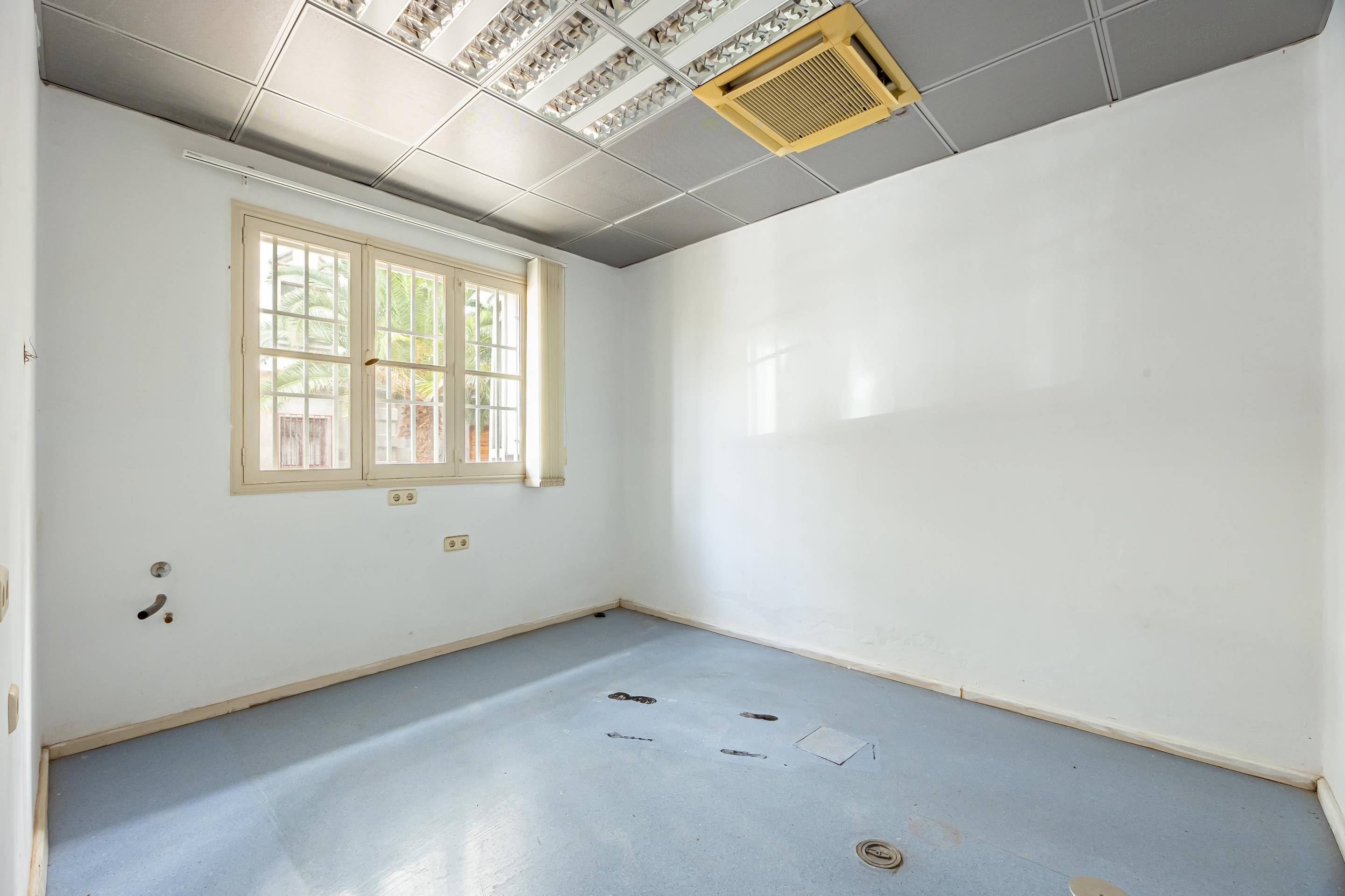 AMPLIO PISO FAMILIAR EN VENTA EN ZONA TRIANA