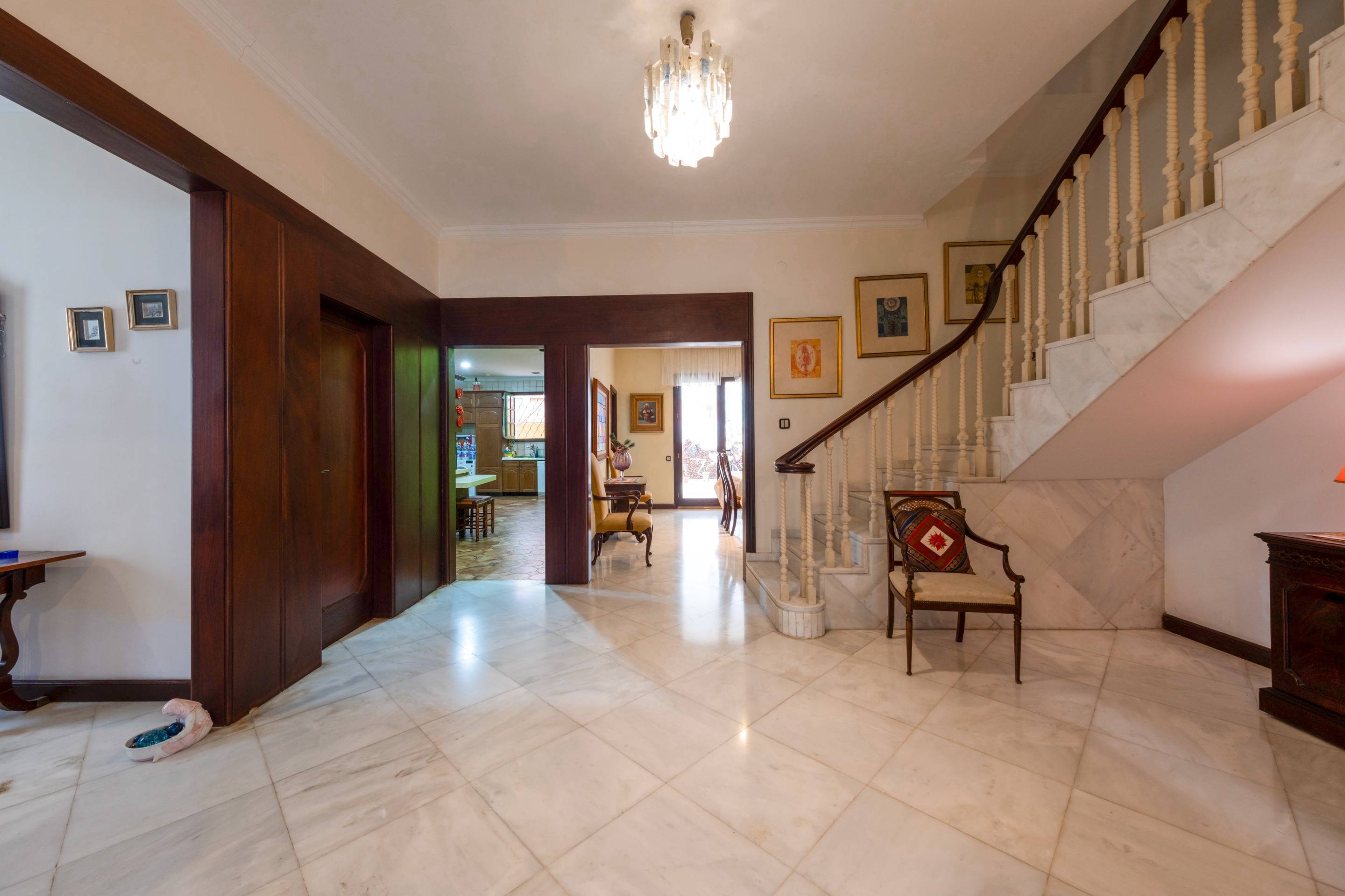 BONITO CHALET PAREADO EN CIUDAD JARDÍN