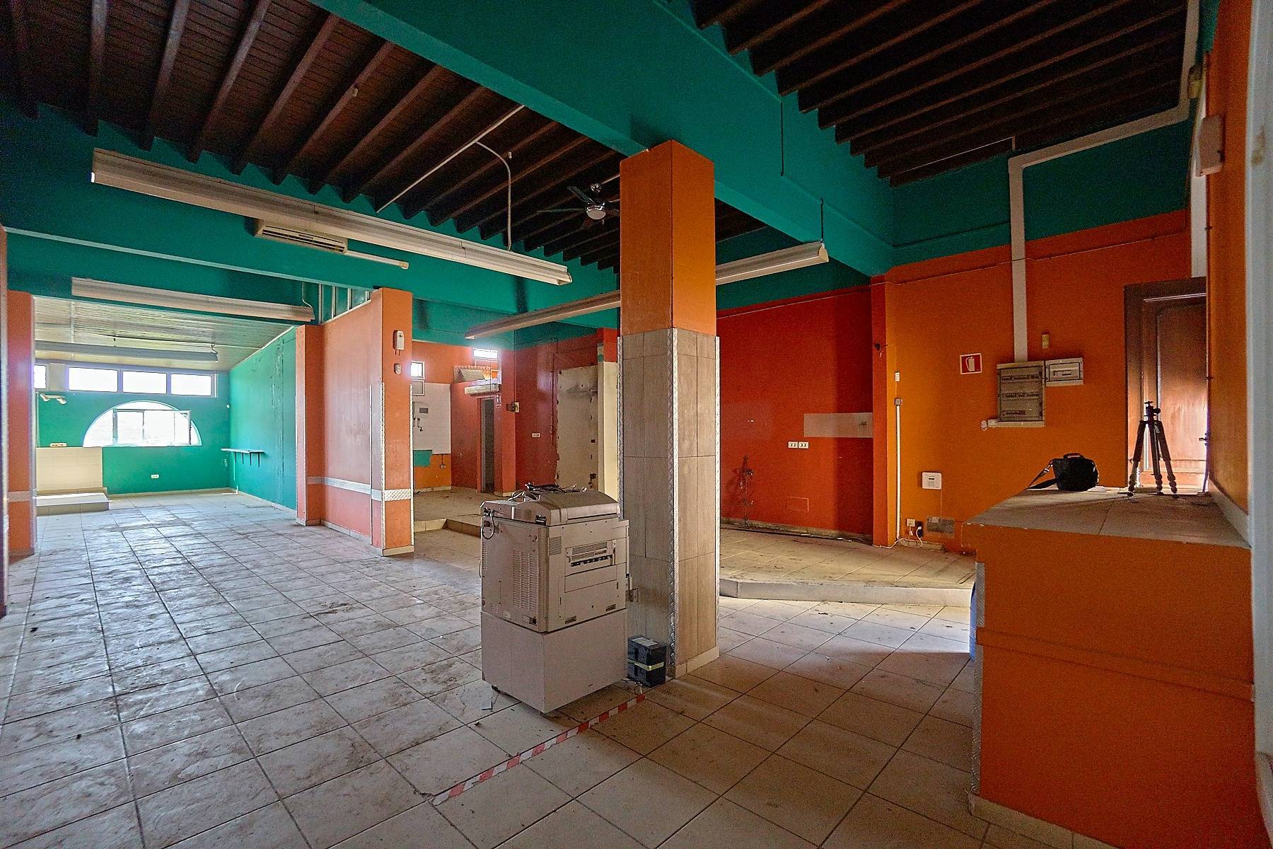 Edificio uso vivienda junto al CC los Alisios posibilidad 11 viviendas