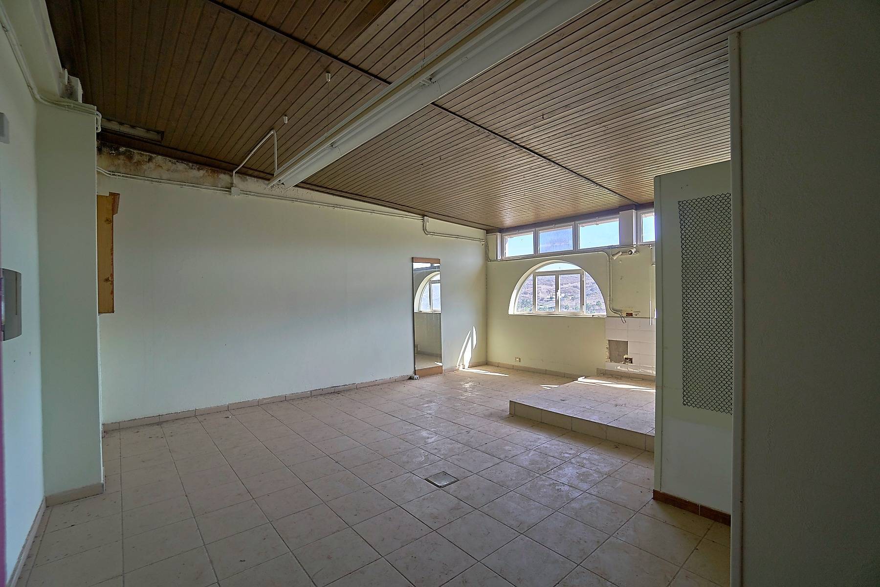 Edificio uso vivienda junto al CC los Alisios posibilidad 11 viviendas