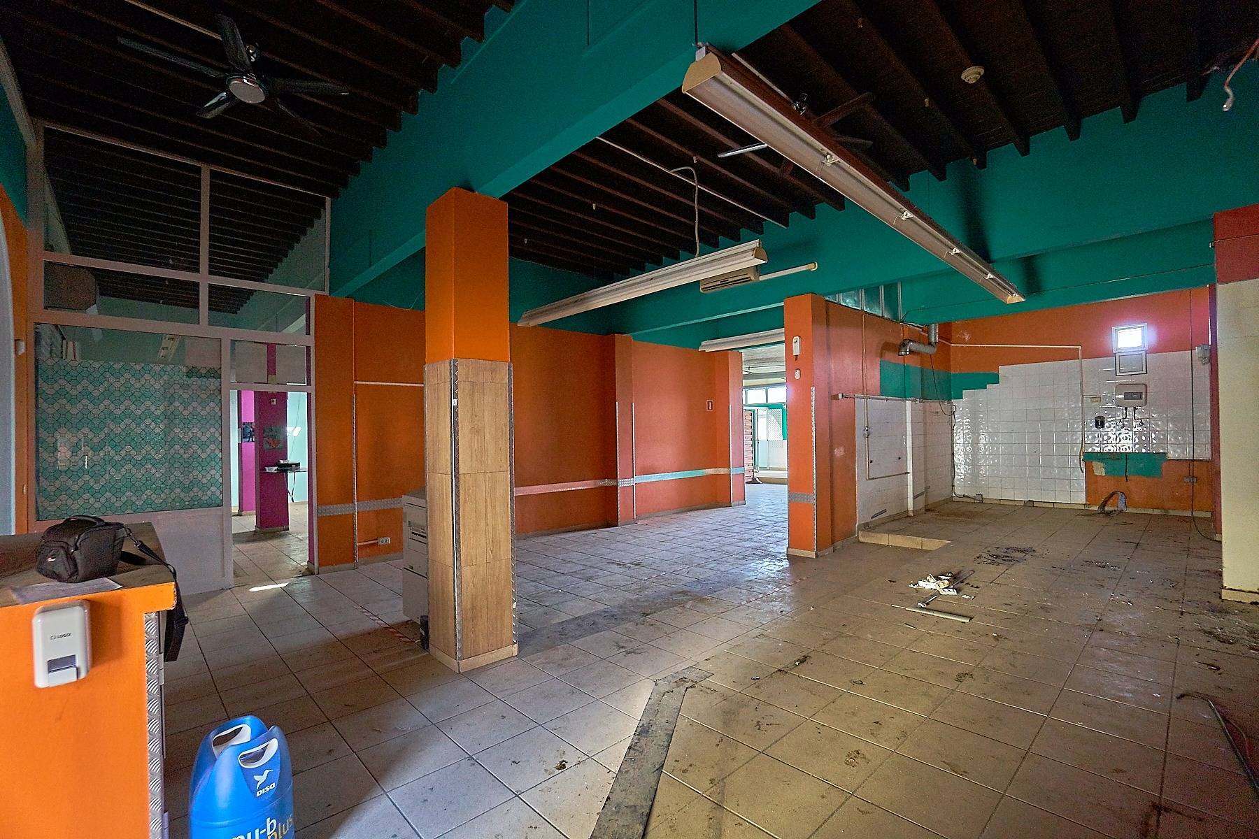 Edificio uso vivienda junto al CC los Alisios posibilidad 11 viviendas