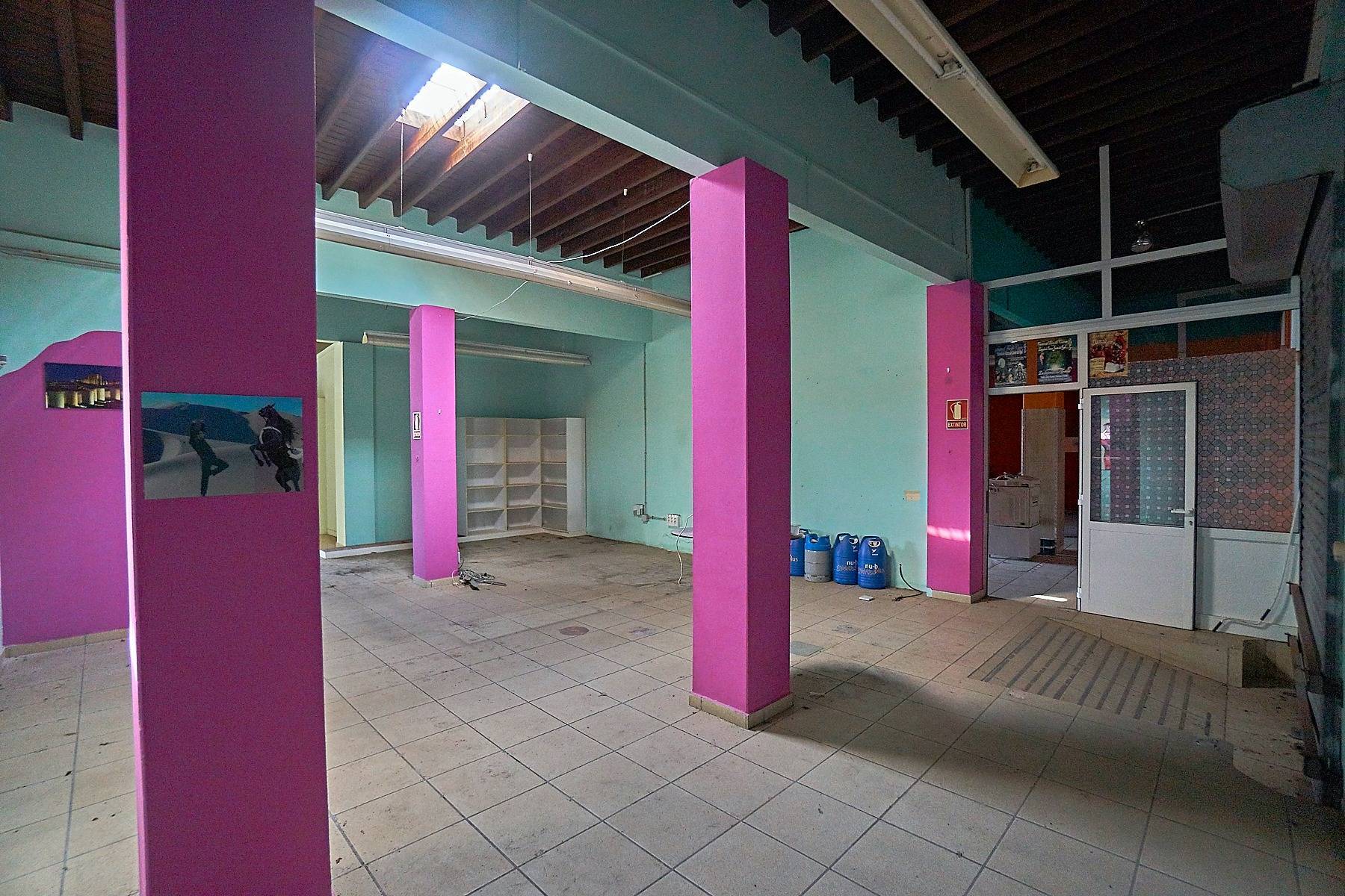 Edificio uso vivienda junto al CC los Alisios posibilidad 11 viviendas