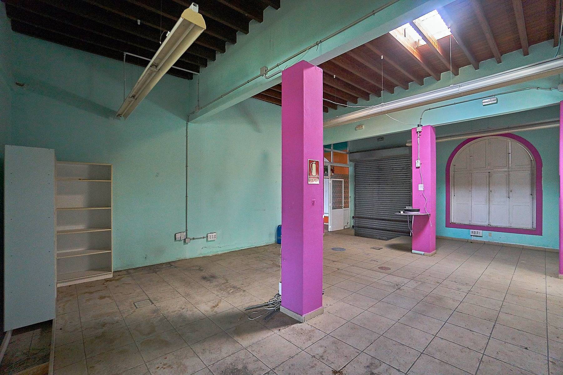 Edificio uso vivienda junto al CC los Alisios posibilidad 11 viviendas