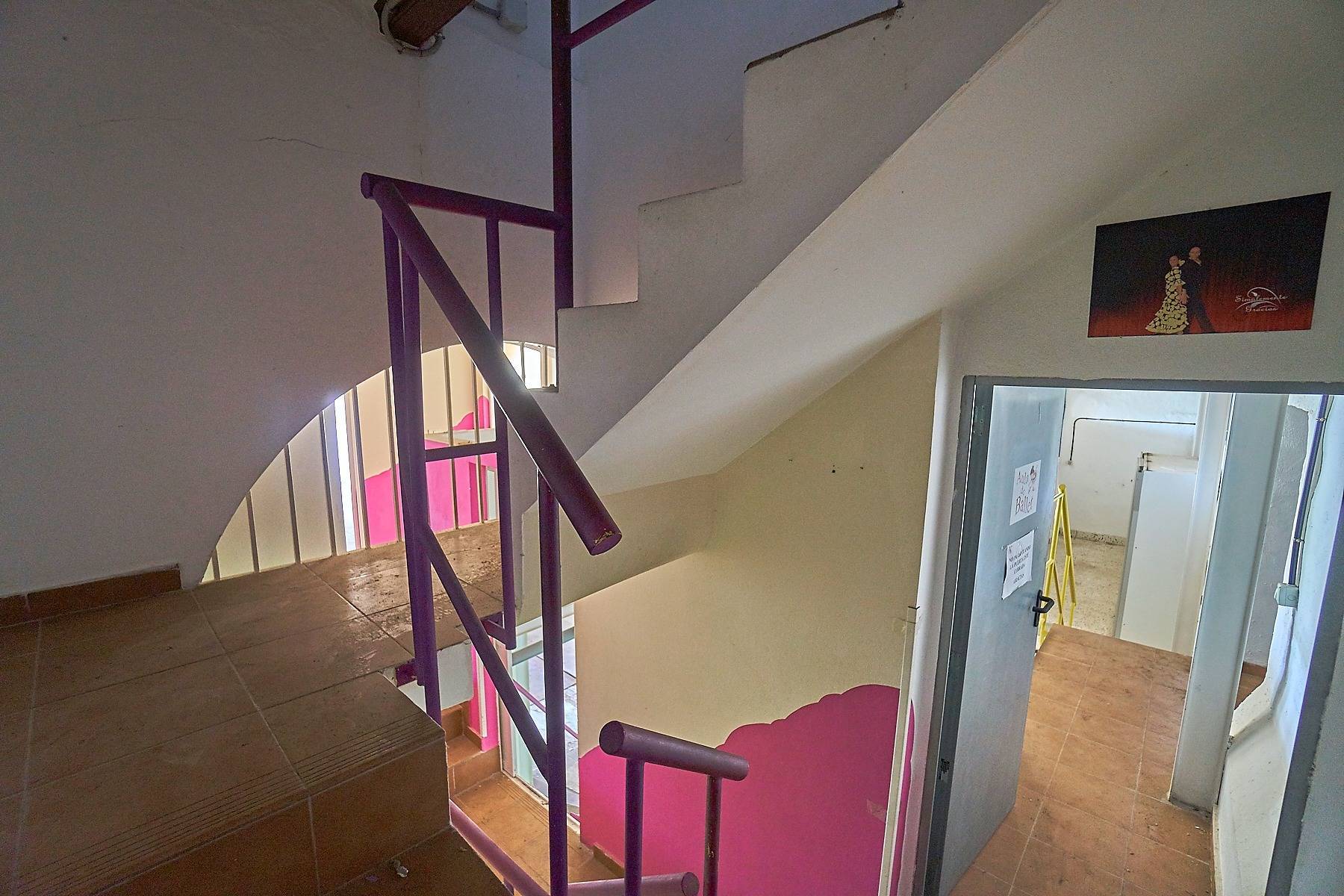 Edificio uso vivienda junto al CC los Alisios posibilidad 11 viviendas