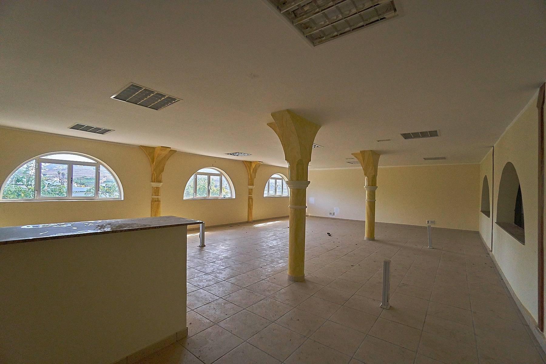 Edificio uso vivienda junto al CC los Alisios posibilidad 11 viviendas