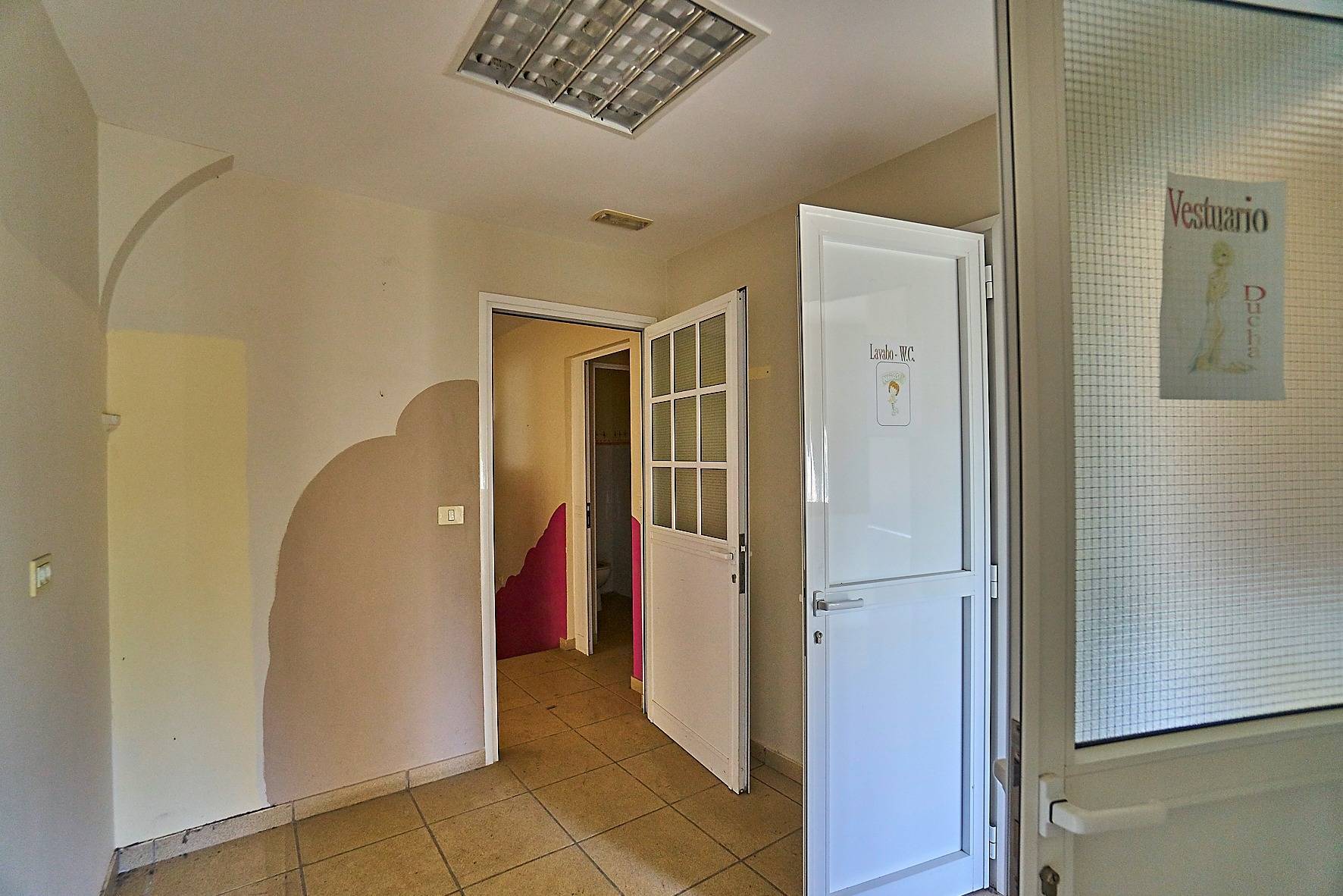 Edificio uso vivienda junto al CC los Alisios posibilidad 11 viviendas