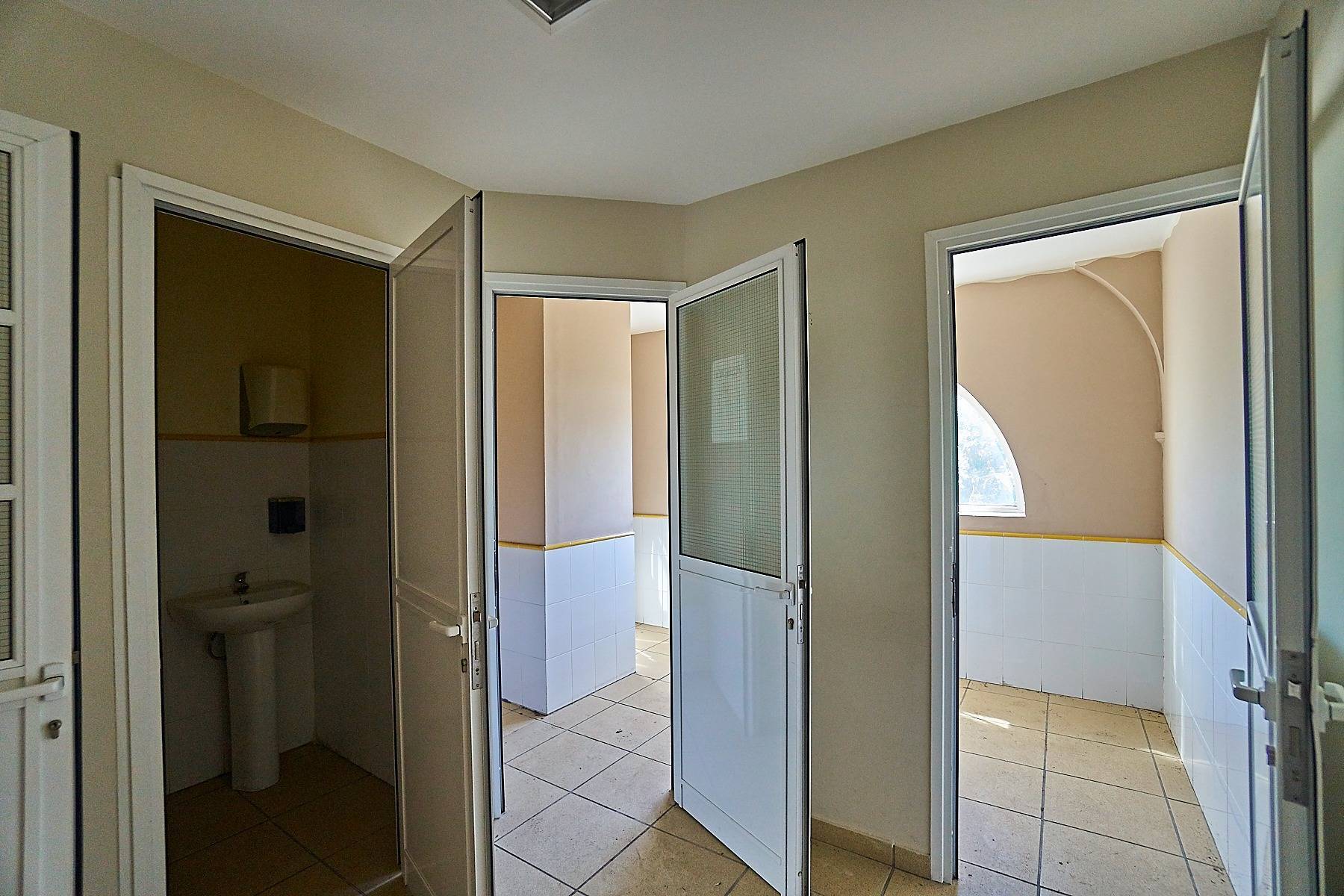 Edificio uso vivienda junto al CC los Alisios posibilidad 11 viviendas