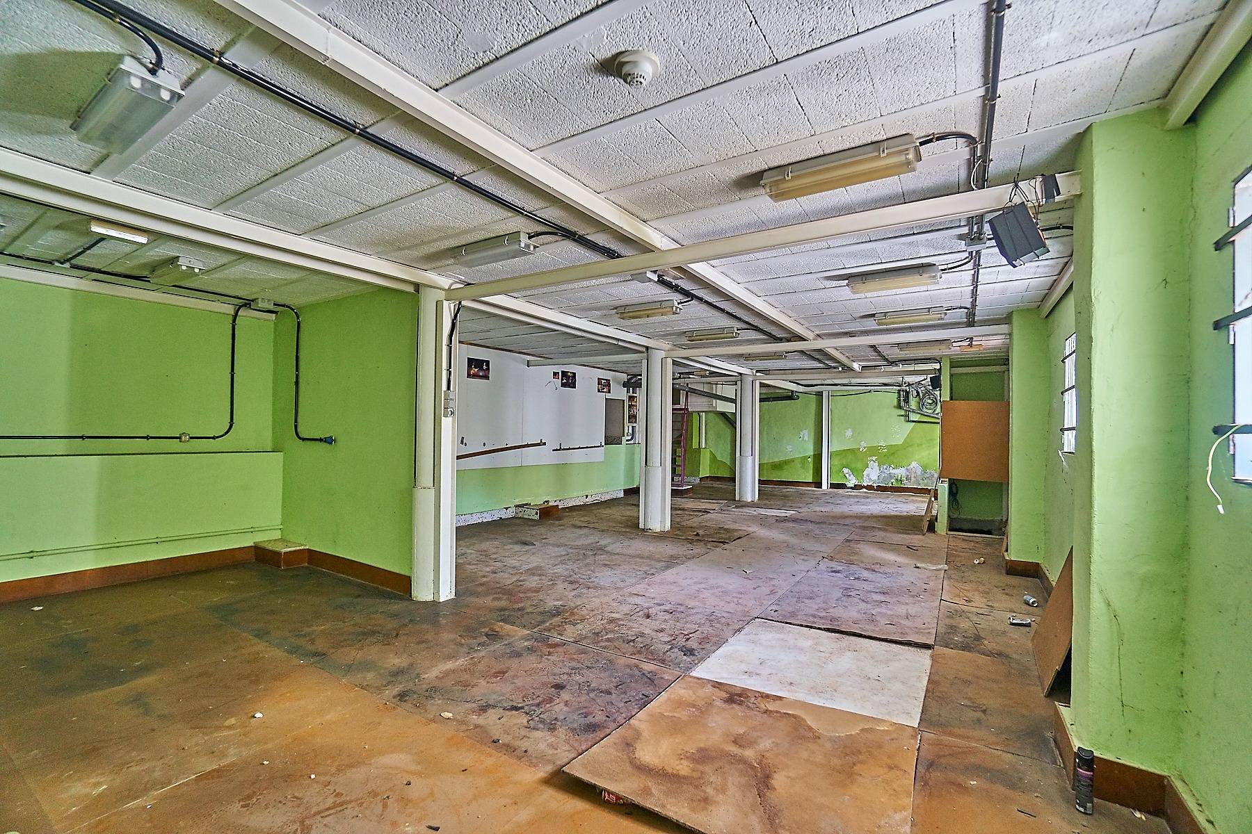 Edificio uso vivienda junto al CC los Alisios posibilidad 11 viviendas