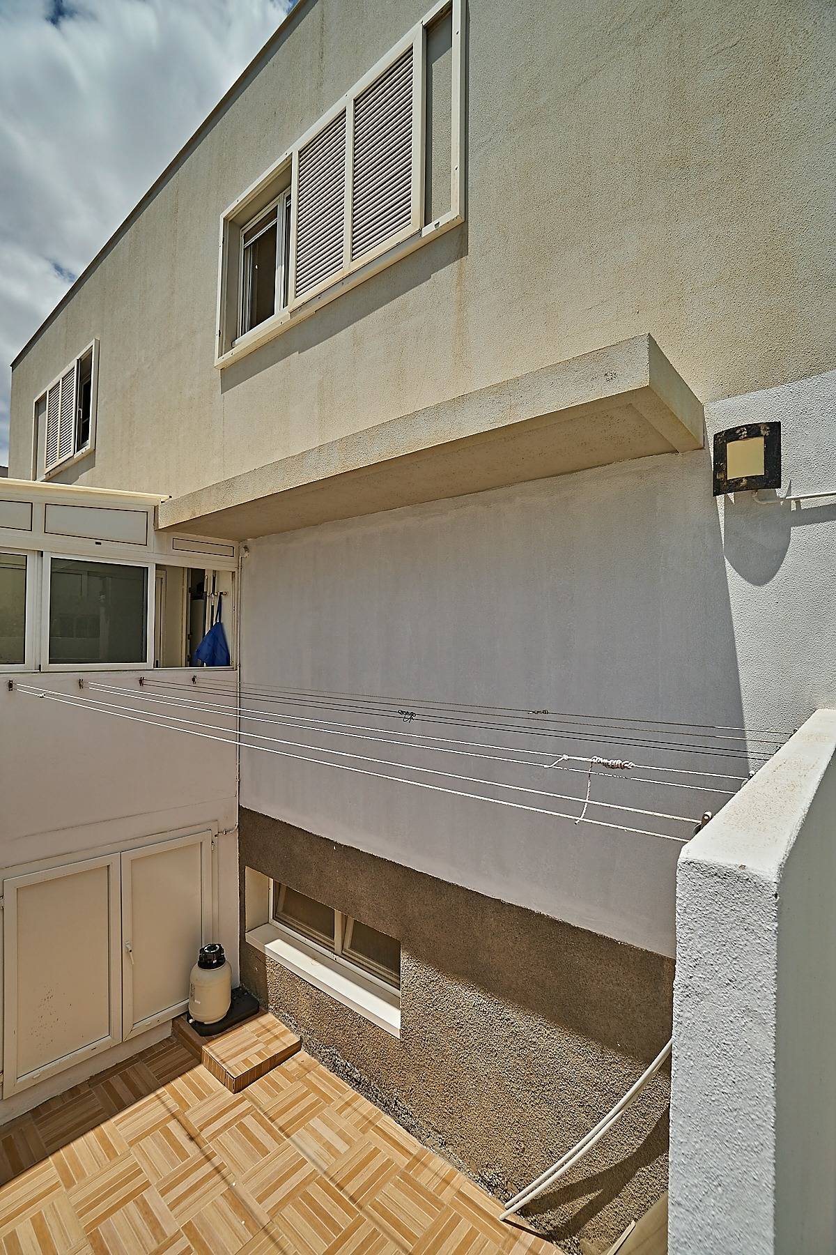 Chalet pareado con terraza y garaje en playa El Burrero