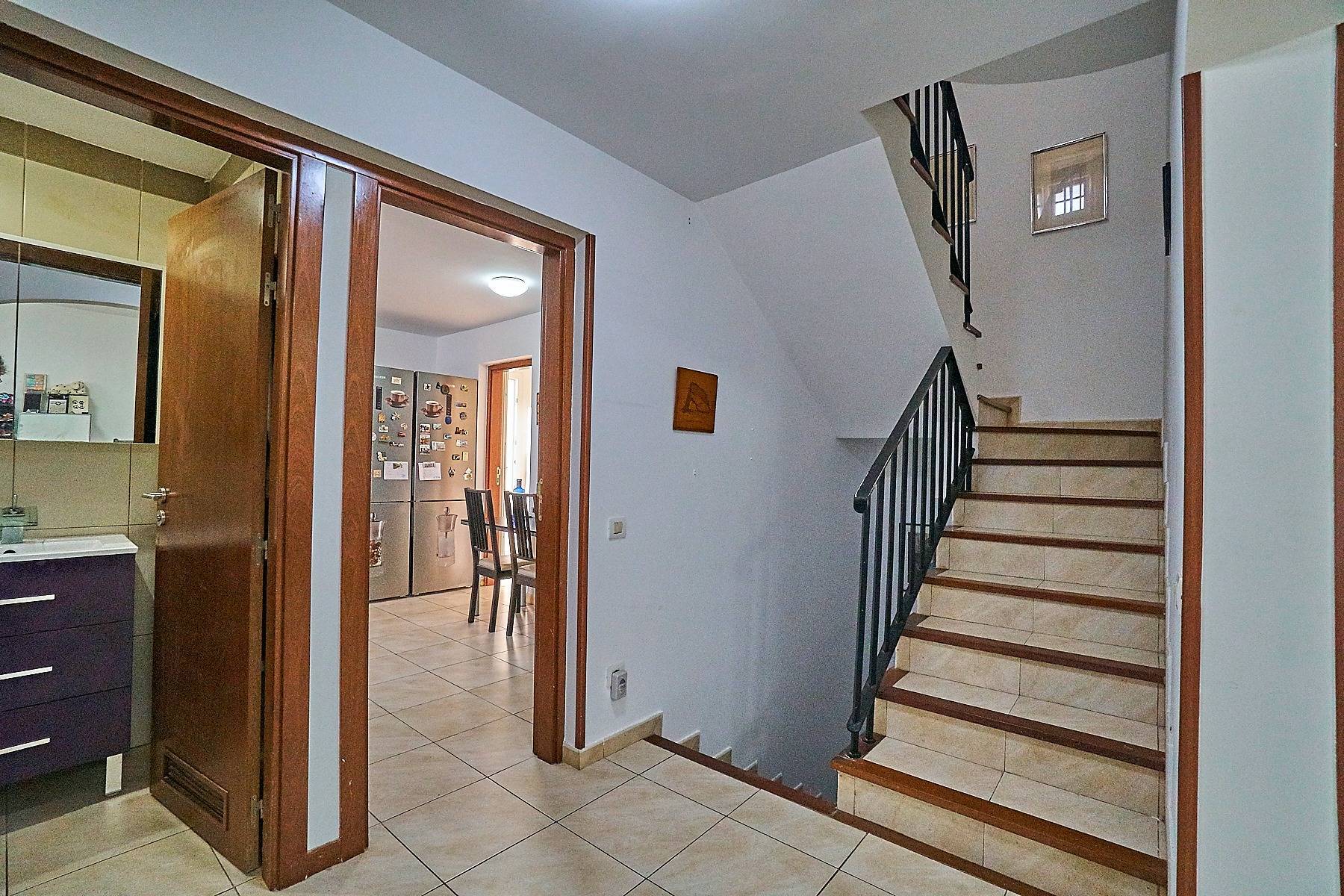 Chalet pareado con terraza y garaje en playa El Burrero