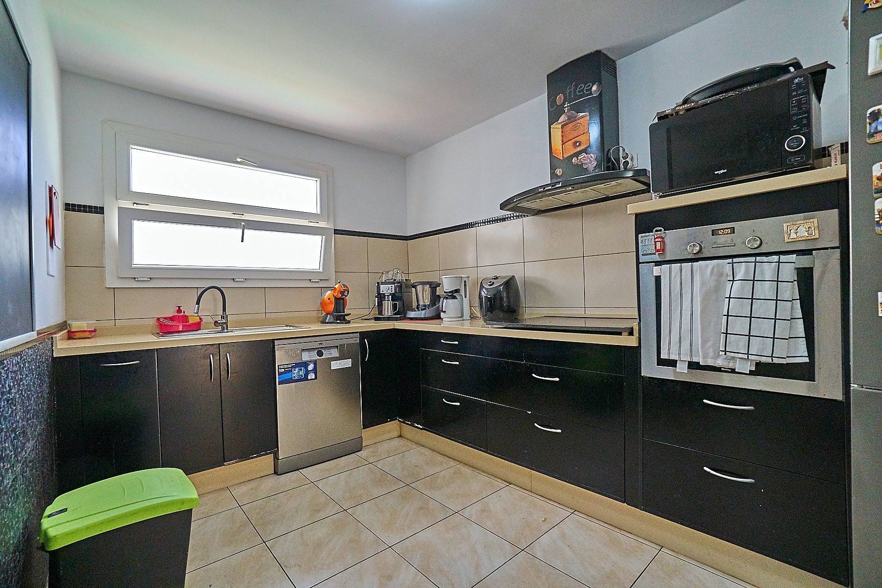 Chalet pareado con terraza y garaje en playa El Burrero