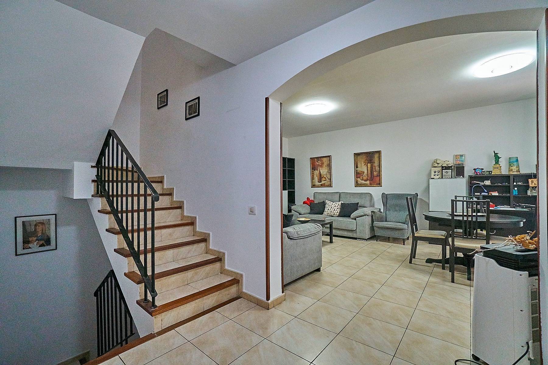 Chalet pareado con terraza y garaje en playa El Burrero