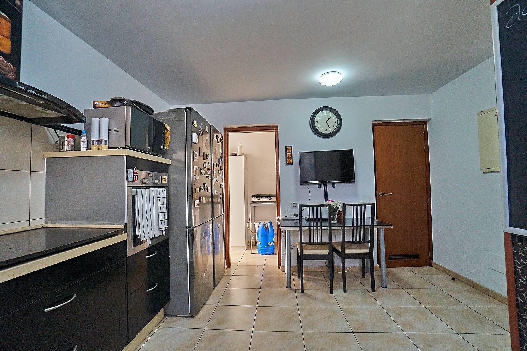 Chalet pareado con terraza y garaje en playa El Burrero