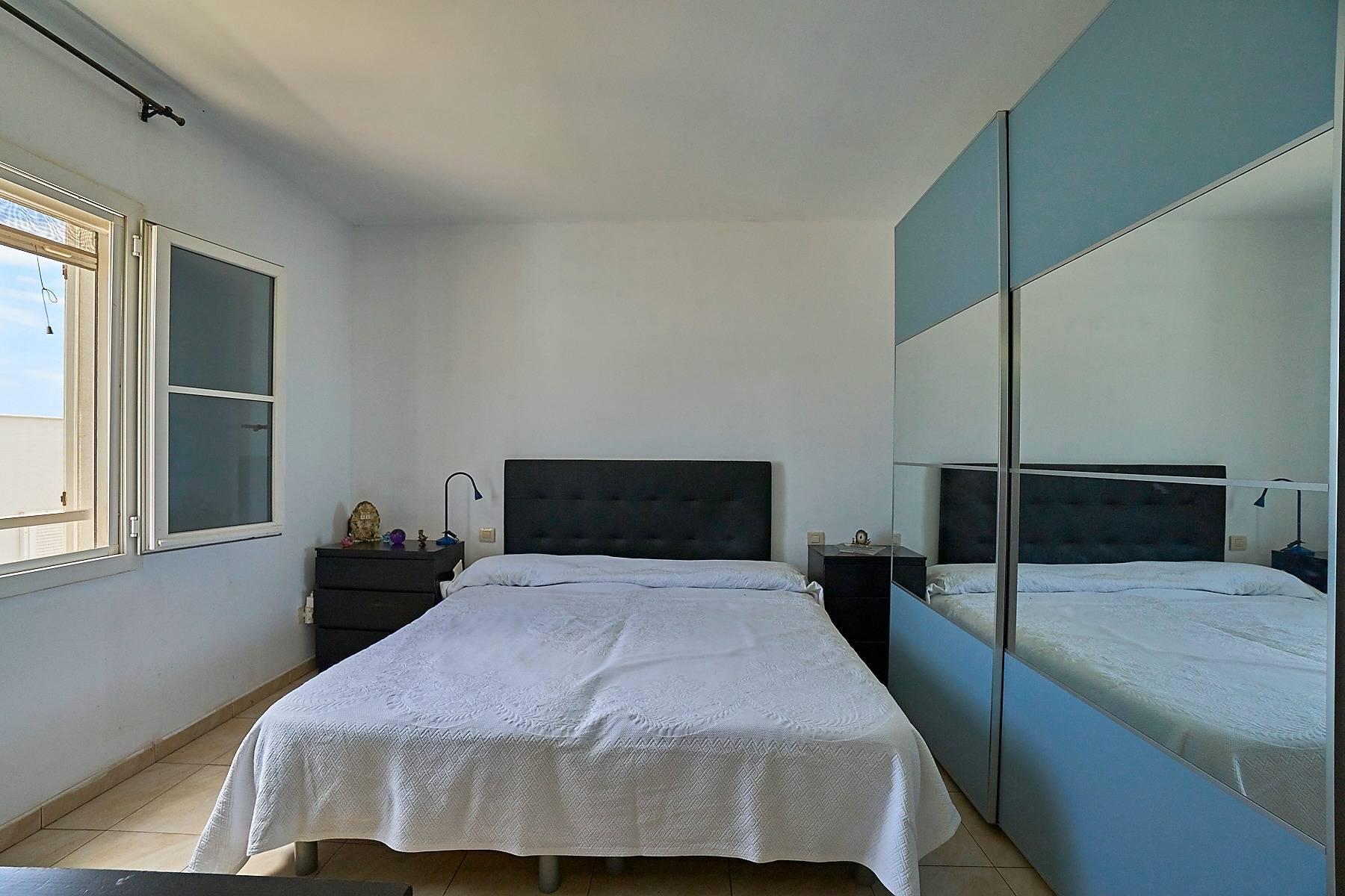 Chalet pareado con terraza y garaje en playa El Burrero