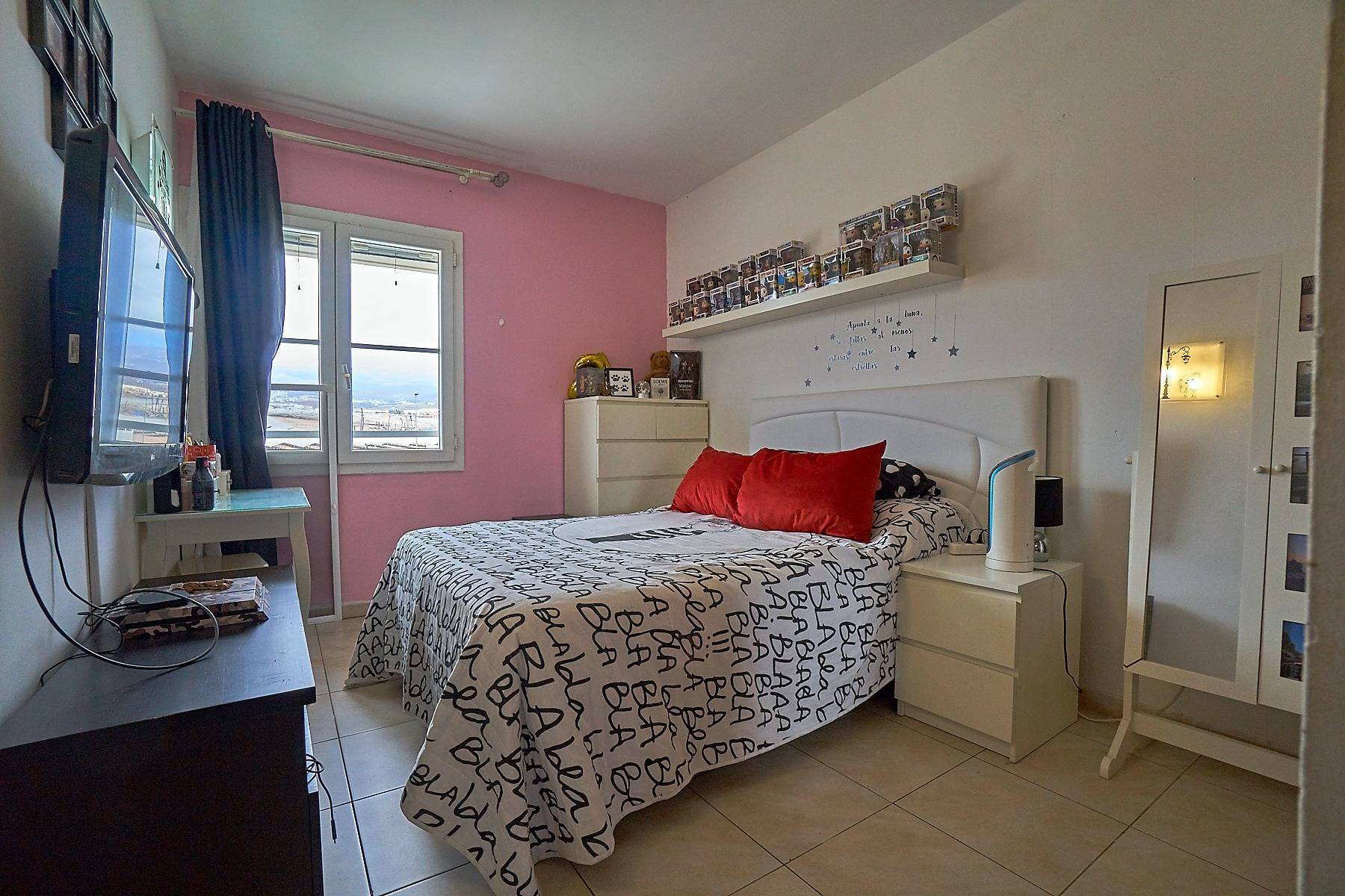 Chalet pareado con terraza y garaje en playa El Burrero