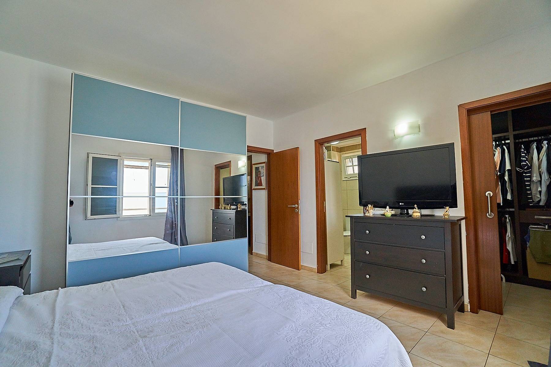 Chalet pareado con terraza y garaje en playa El Burrero