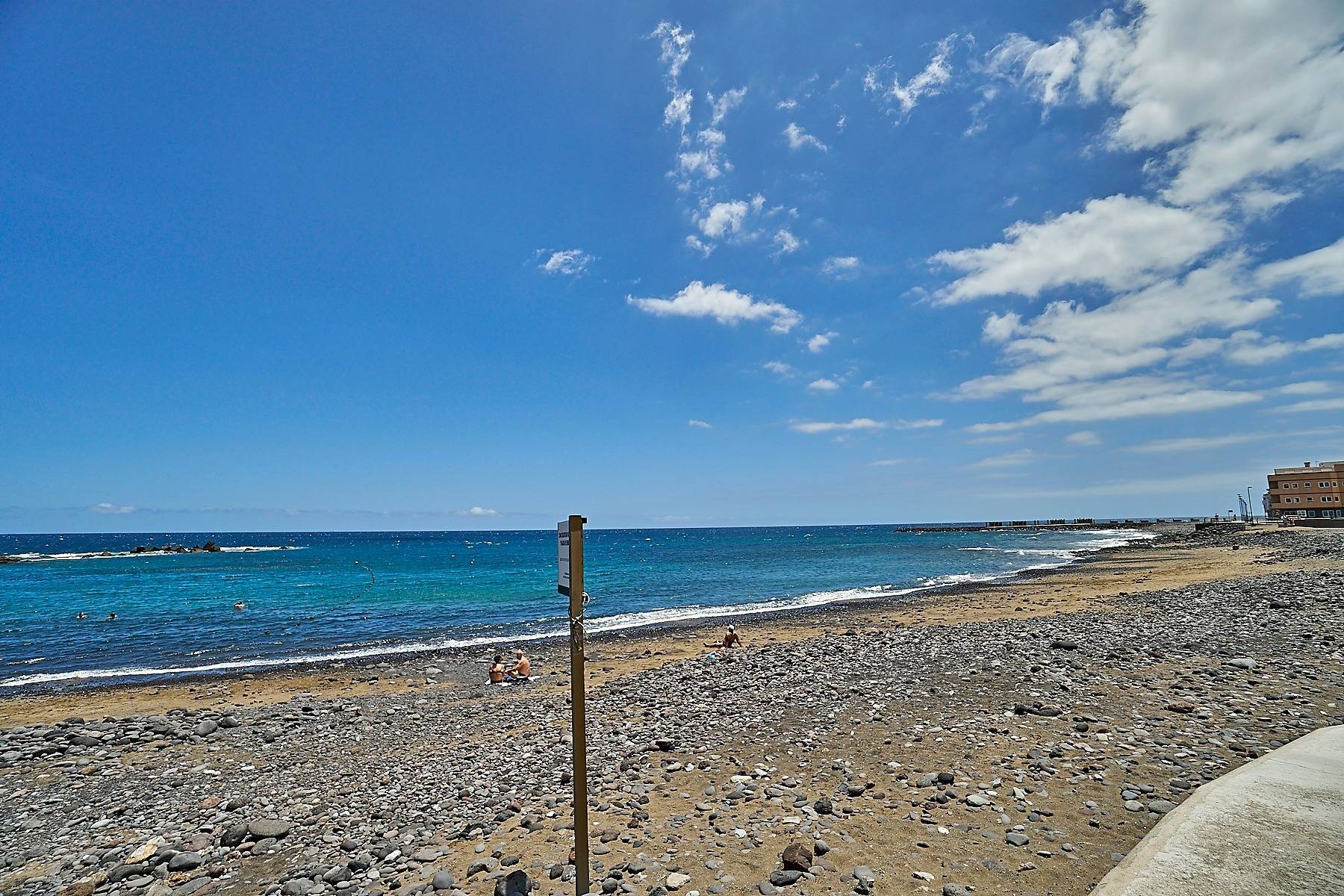 Chalet pareado con terraza y garaje en playa El Burrero