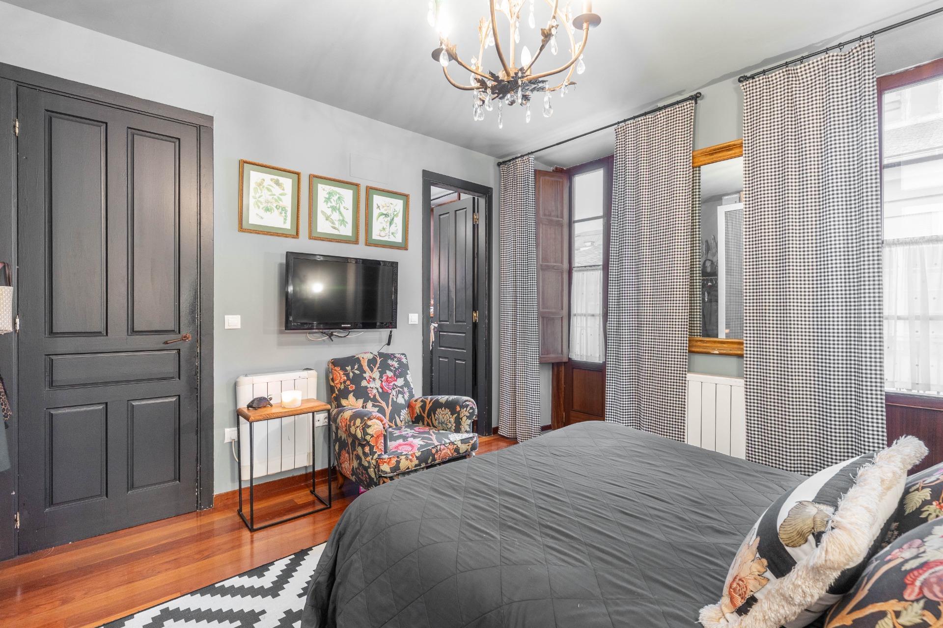 ? Una joya colonial en el corazón de Ribadeo: historia, diseño y lujo en una vivienda irrepetible