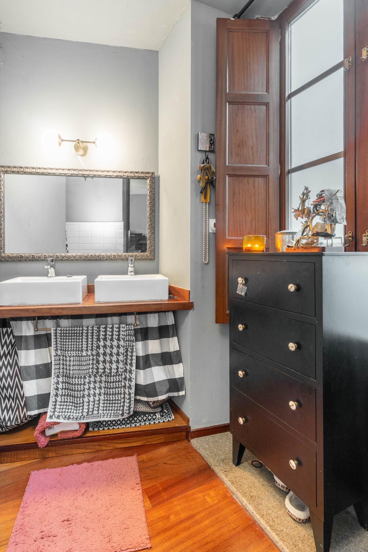 ? Una joya colonial en el corazón de Ribadeo: historia, diseño y lujo en una vivienda irrepetible