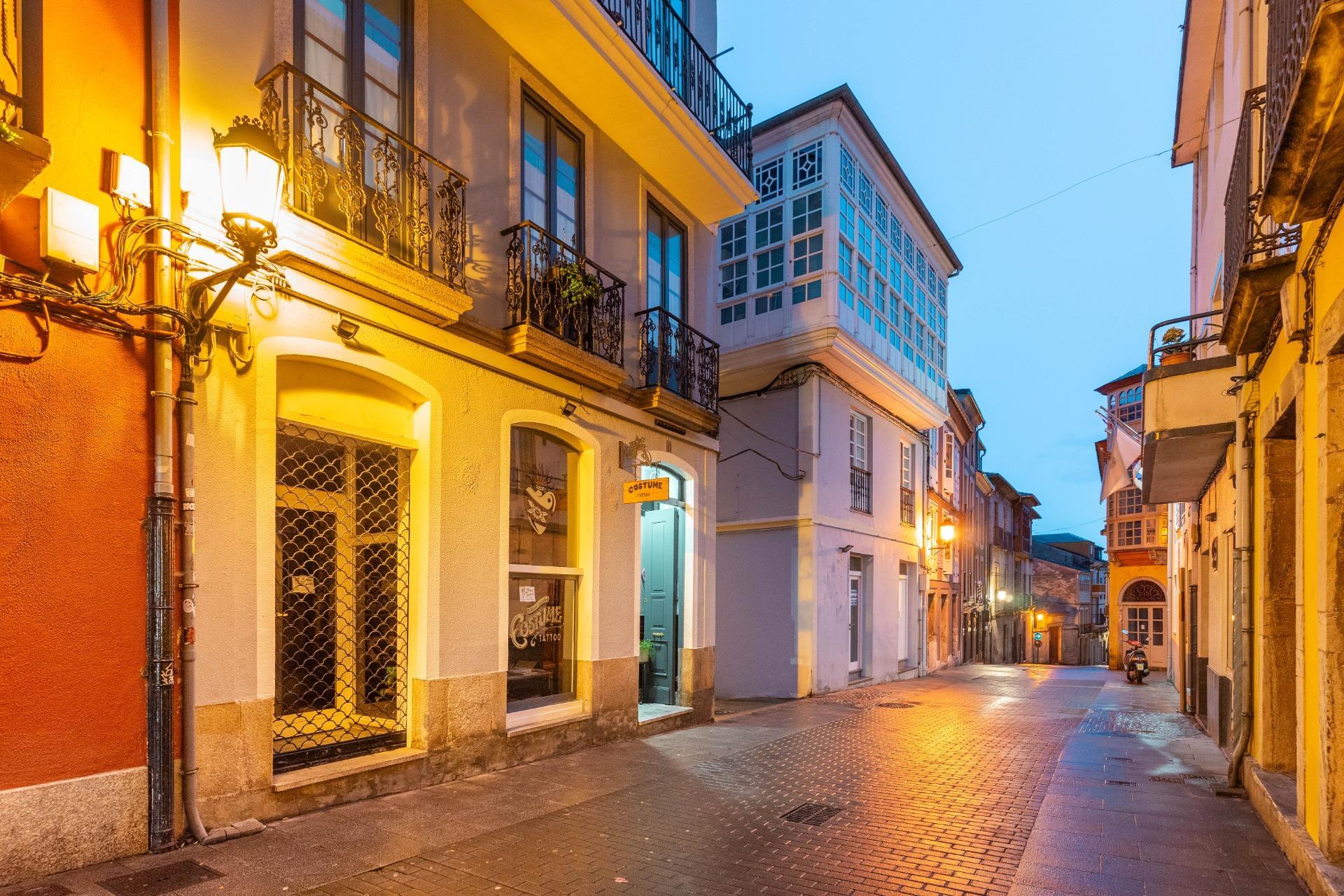 ? Una joya colonial en el corazón de Ribadeo: historia, diseño y lujo en una vivienda irrepetible