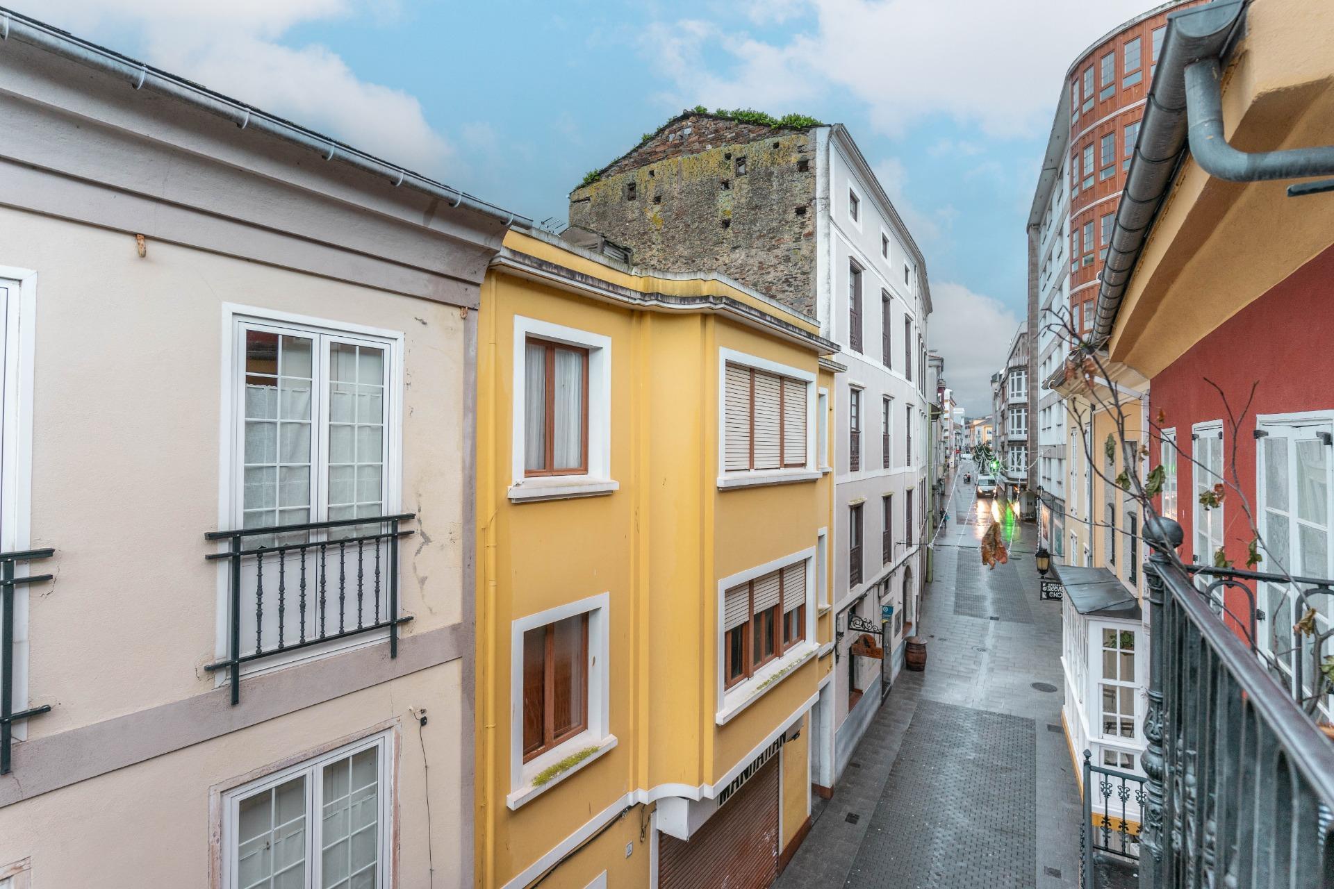 ? Una joya colonial en el corazón de Ribadeo: historia, diseño y lujo en una vivienda irrepetible