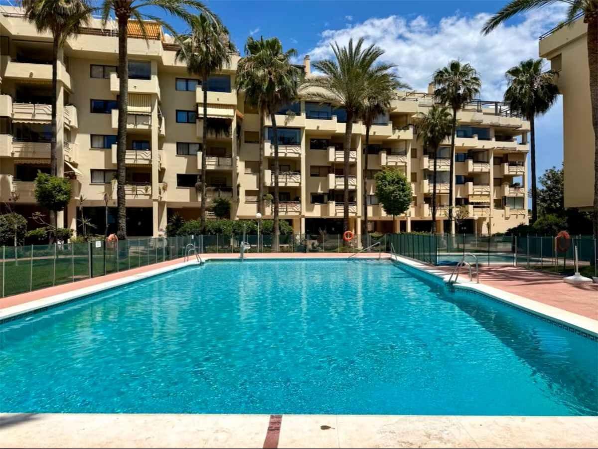 Exclusivo piso en venta La Carihuela Torremolinos.