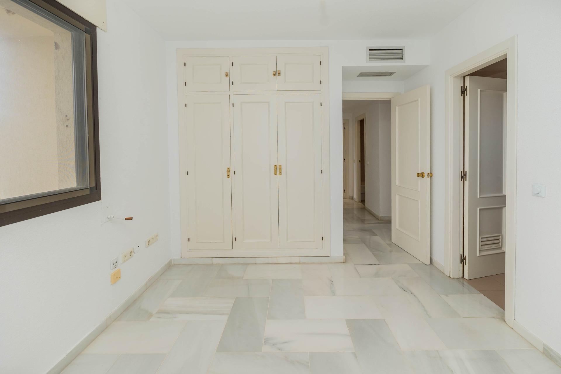 Exclusivo piso en venta La Carihuela Torremolinos.