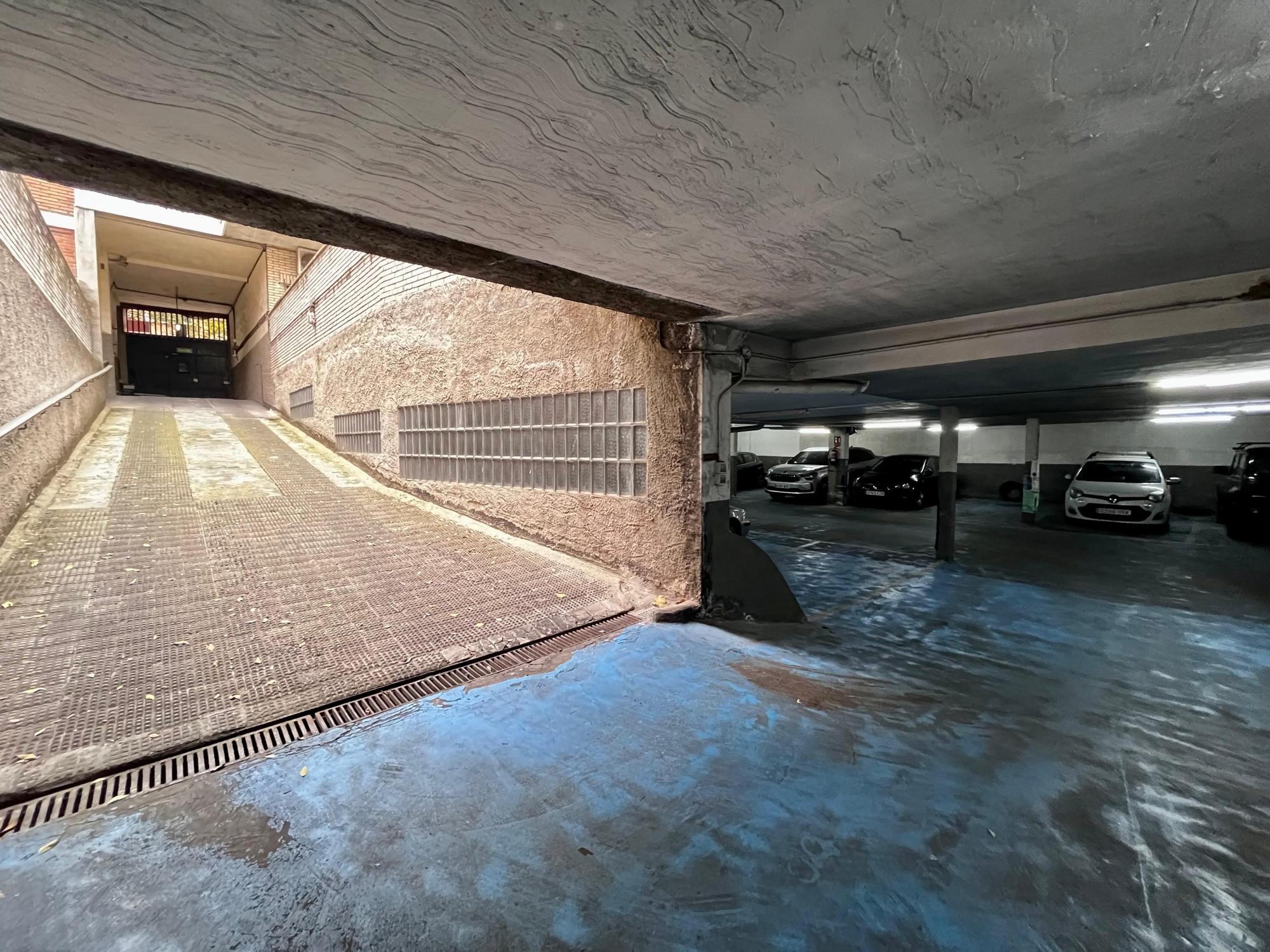 Garaje para coche y moto