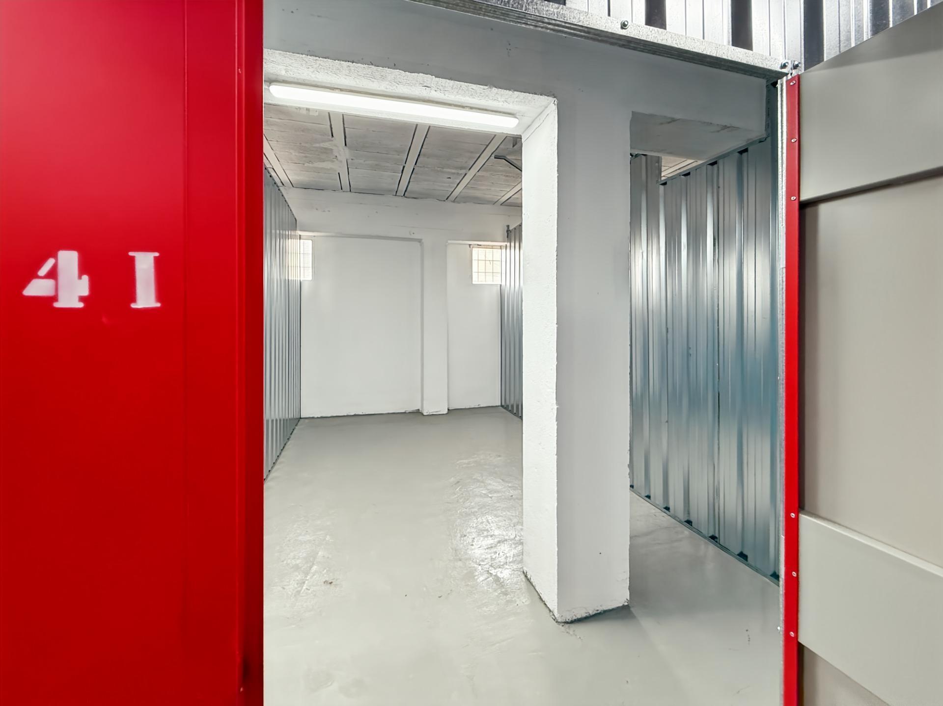 Oportunidad de Inversión en Palma: 31 Trasteros con Alta Rentabilidad y Demanda